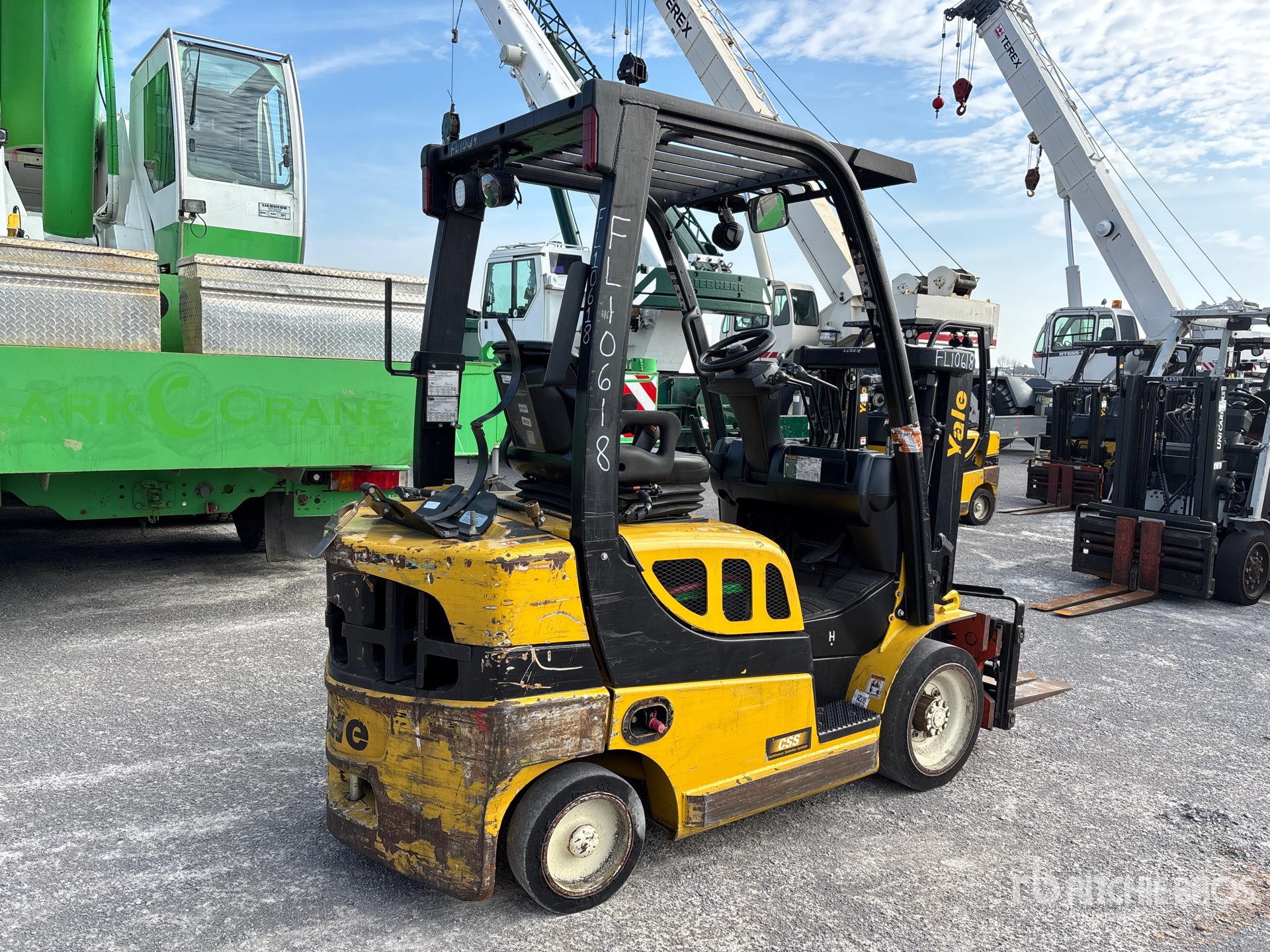 General Appearance with Foto, angolo anteriore sinistro