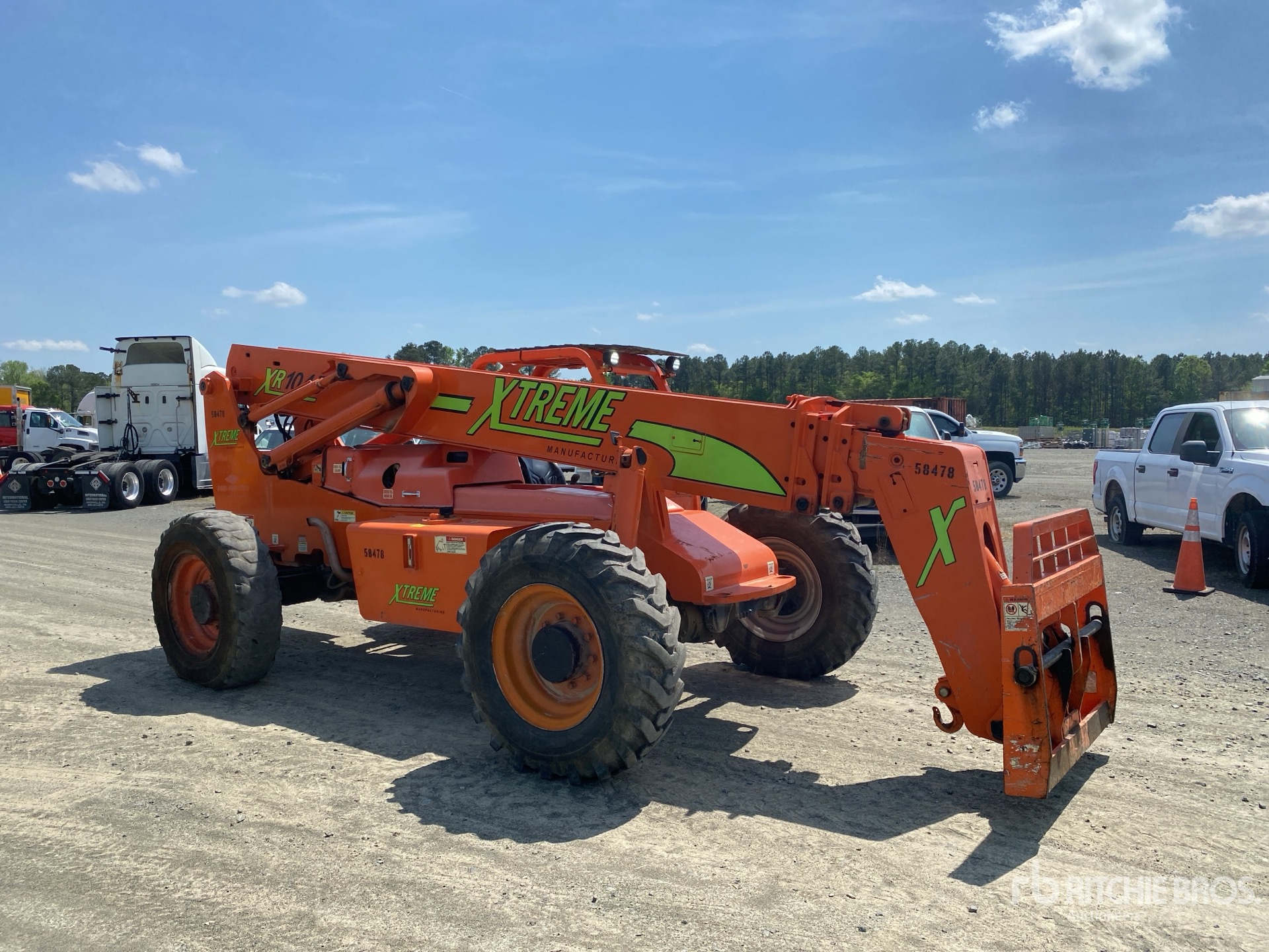 General Appearance with Bild, Ecke vorne rechts