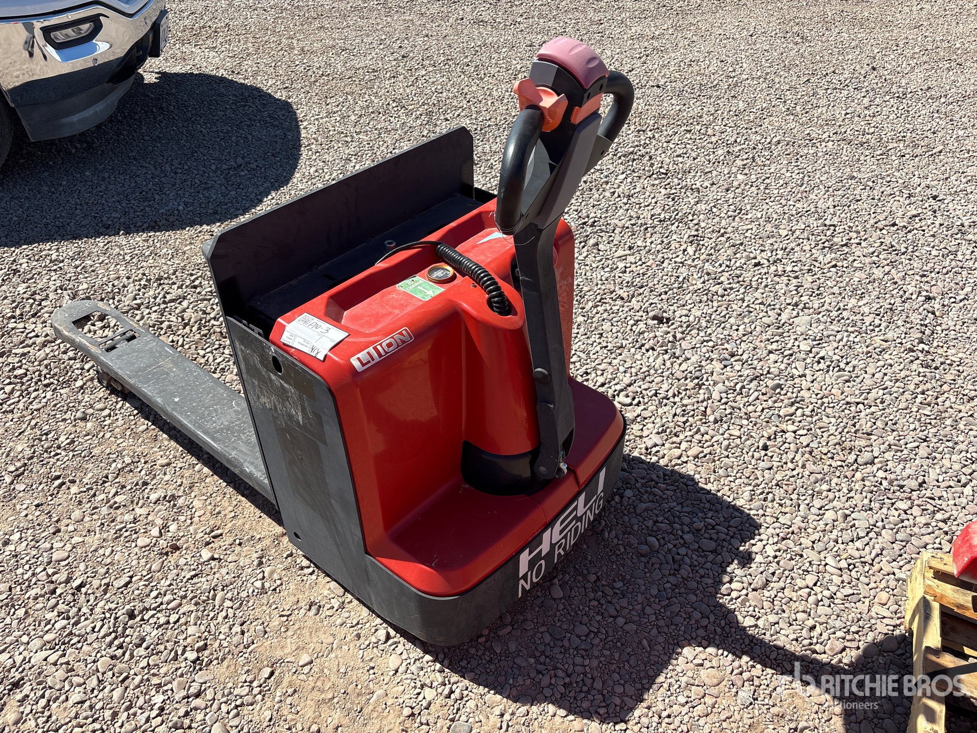 General Appearance with Bild, Ecke vorne rechts