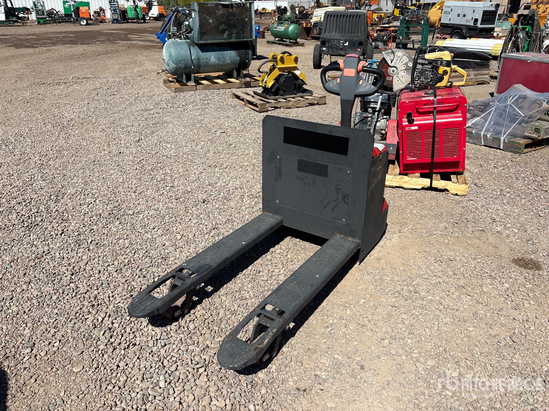 General Appearance with Bild, Ecke hinten rechts