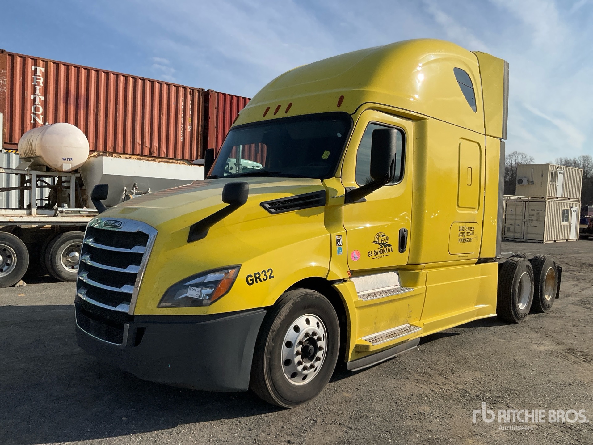 General Appearance with Picture, Left Front Corner