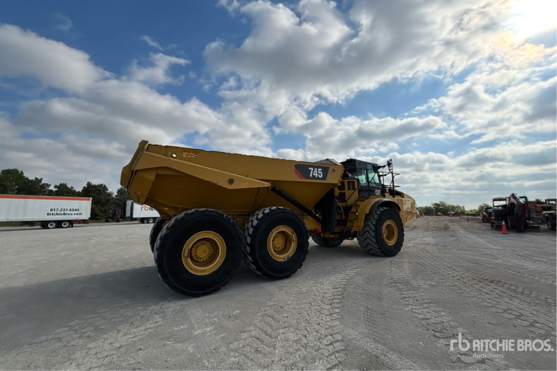 General Appearance with Picture, Right Rear Corner