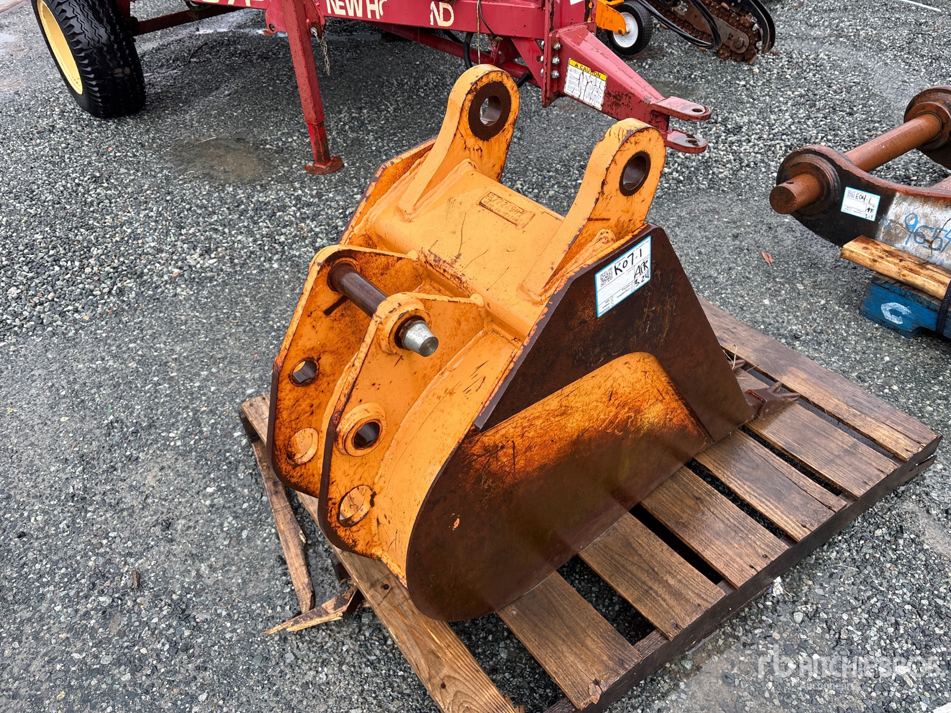 General Appearance with Picture, Right Rear Corner