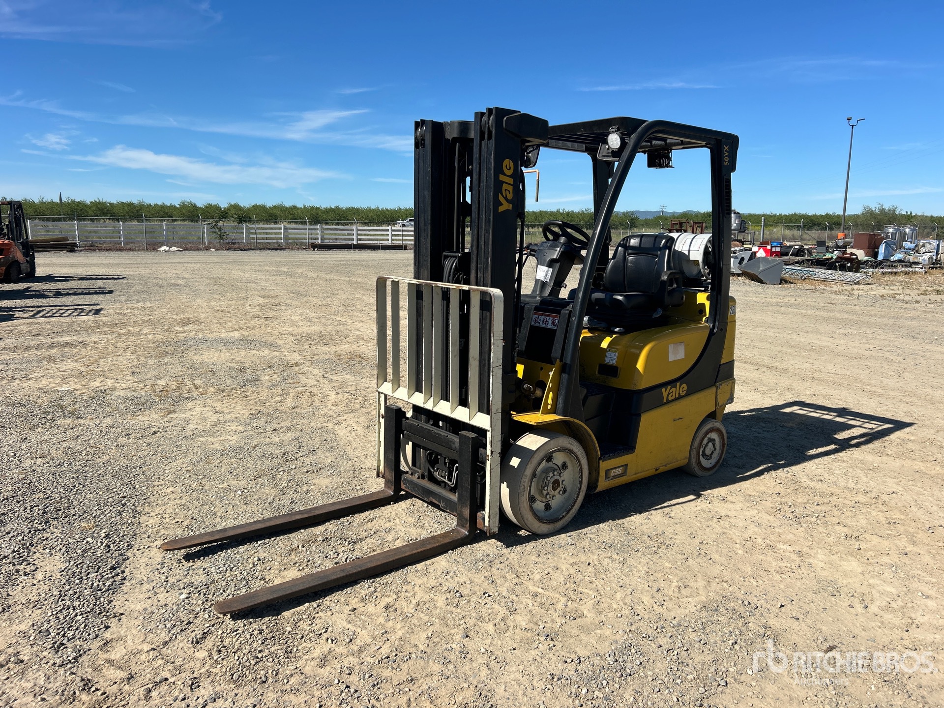 General Appearance with Foto, angolo anteriore sinistro