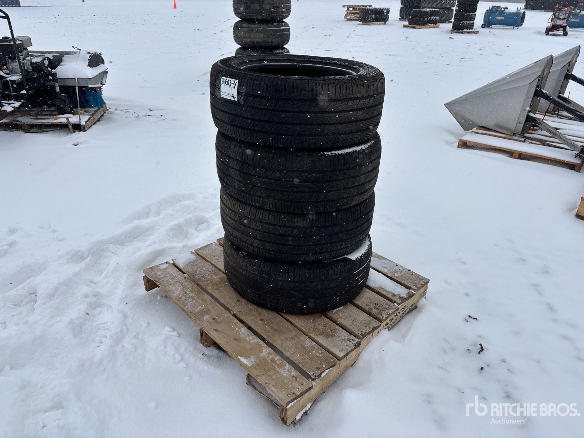 General Appearance with Bild, Ecke hinten rechts