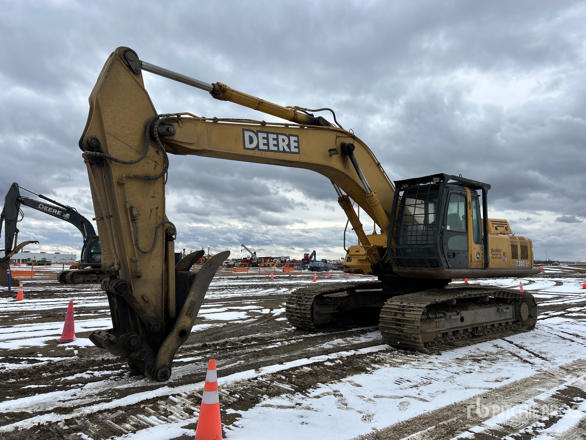 General Appearance with Featured Photo