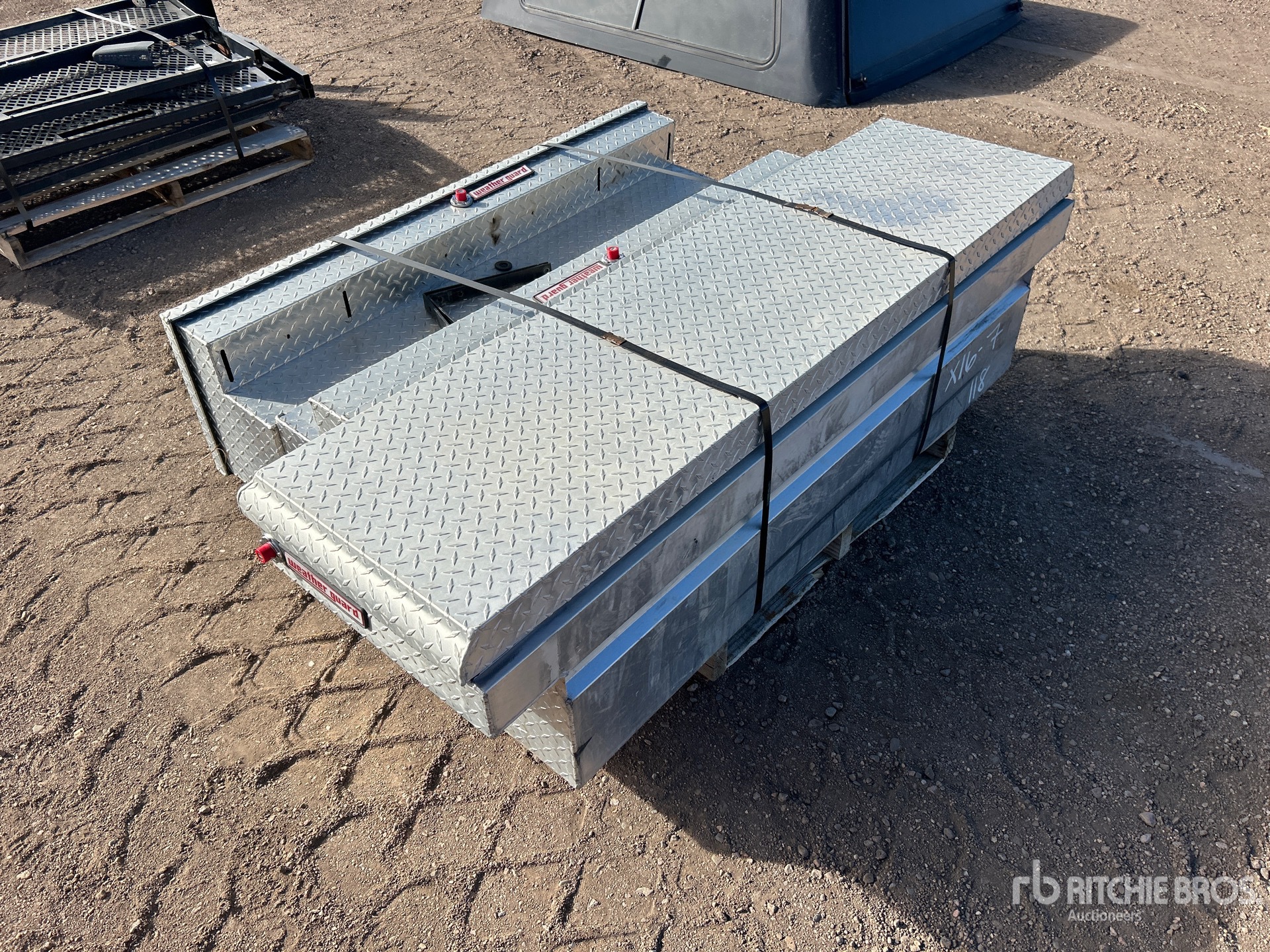 General Appearance with Image, coin avant droit