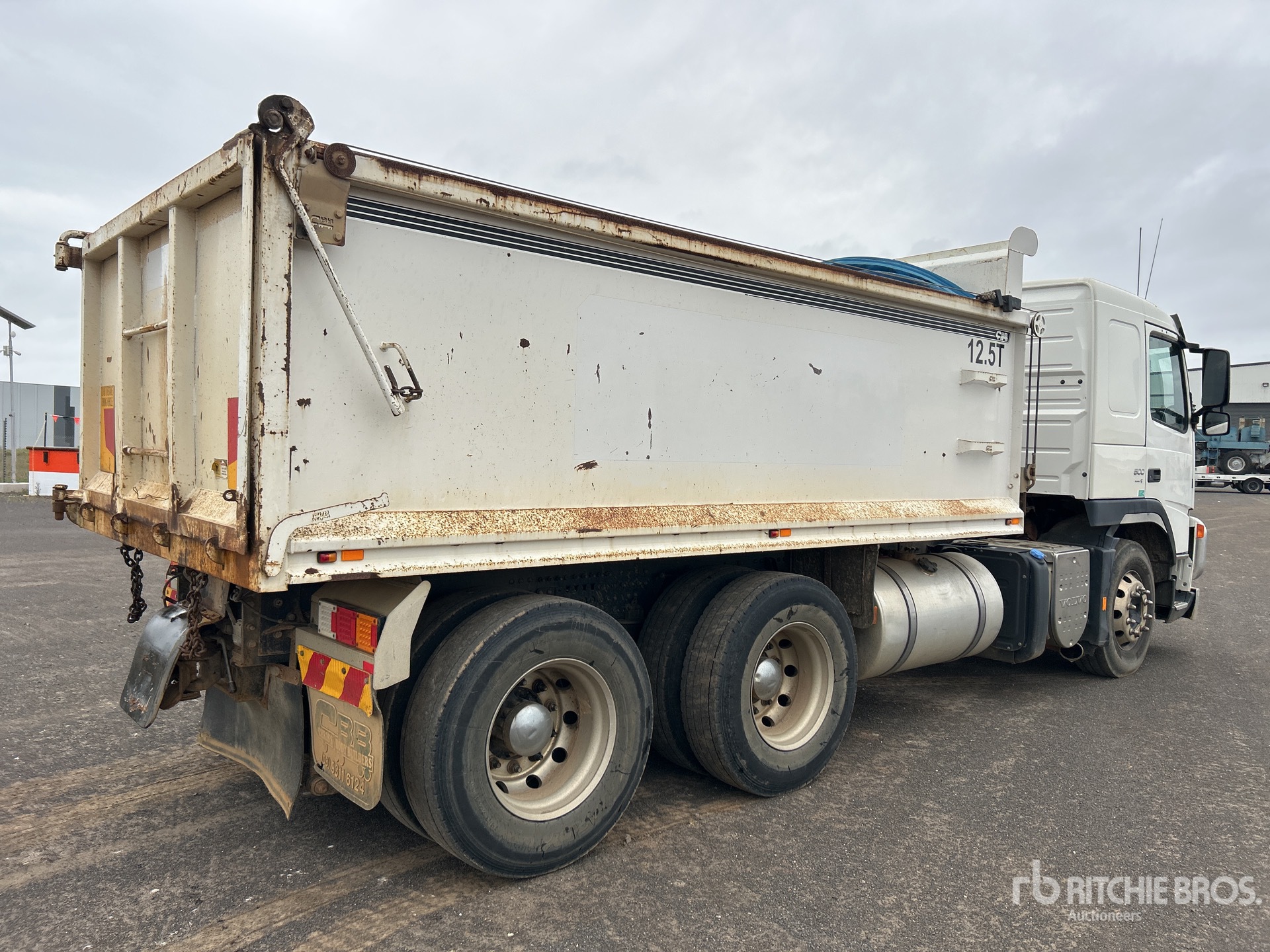 General Appearance with Picture, Left Rear Corner