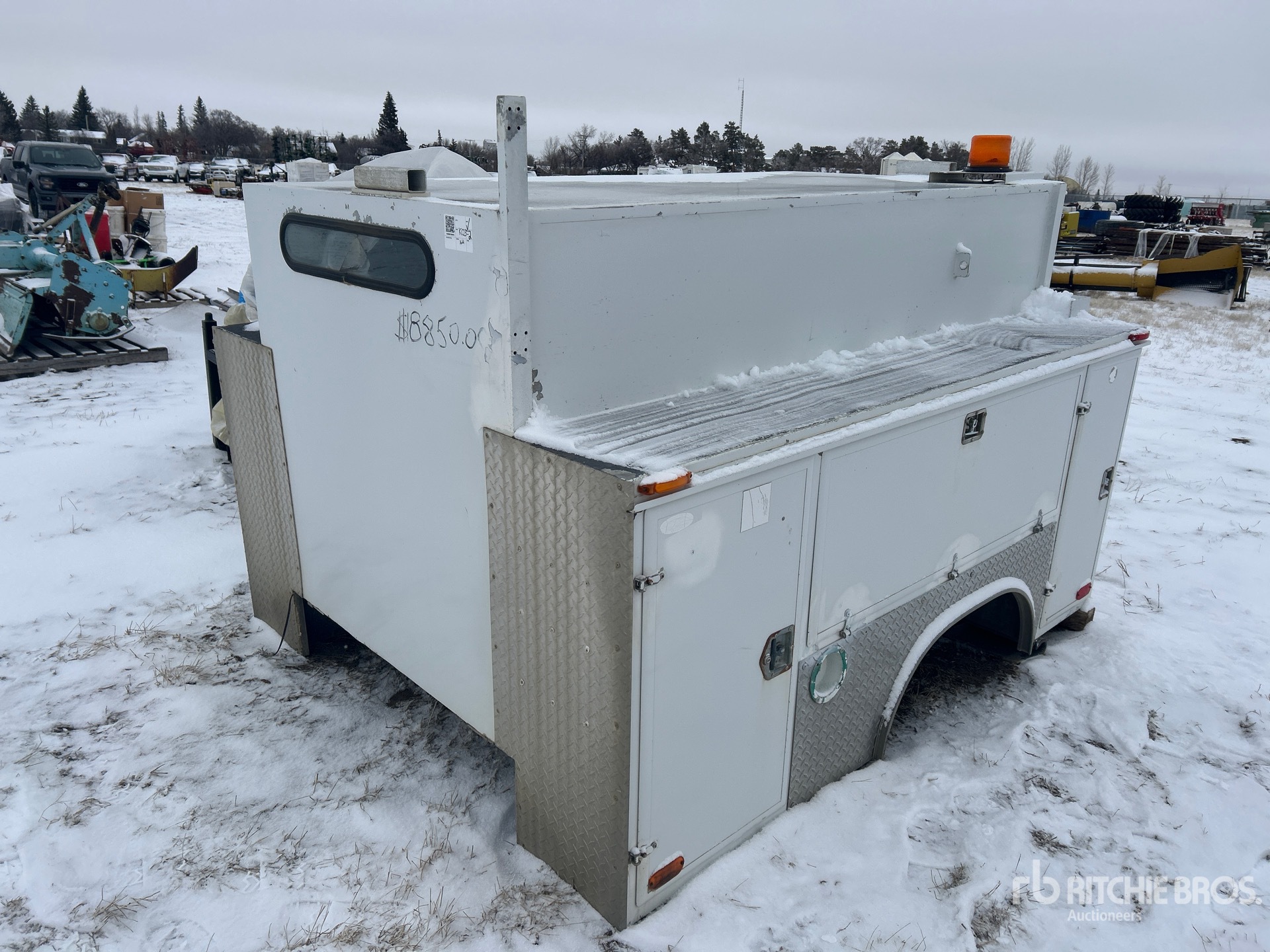 General Appearance with Bild, Ecke vorne links