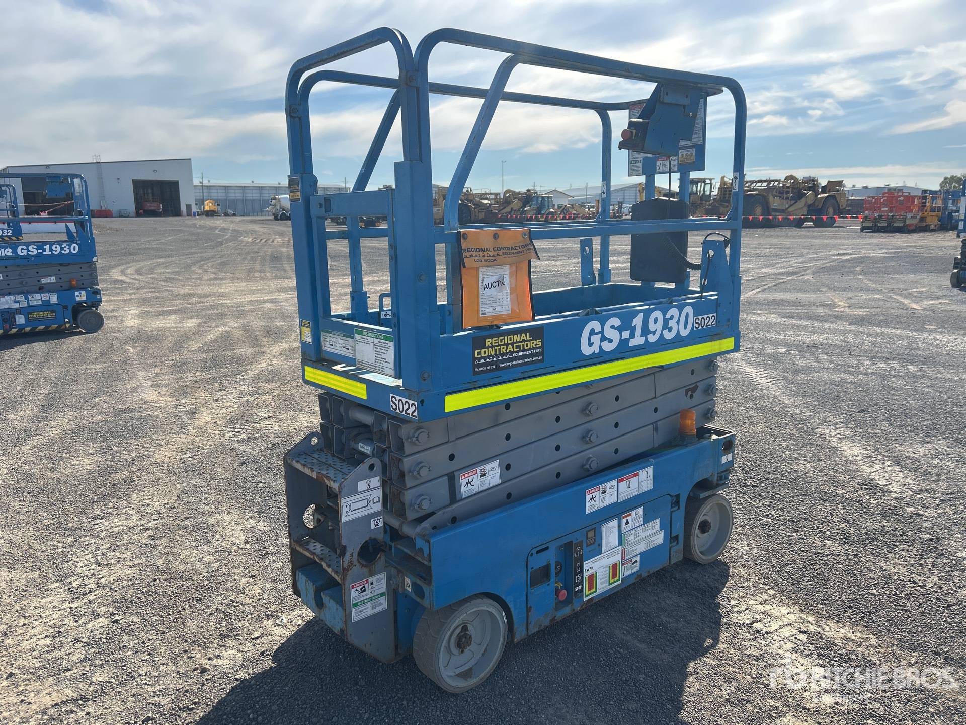 General Appearance with Picture, Right Rear Corner