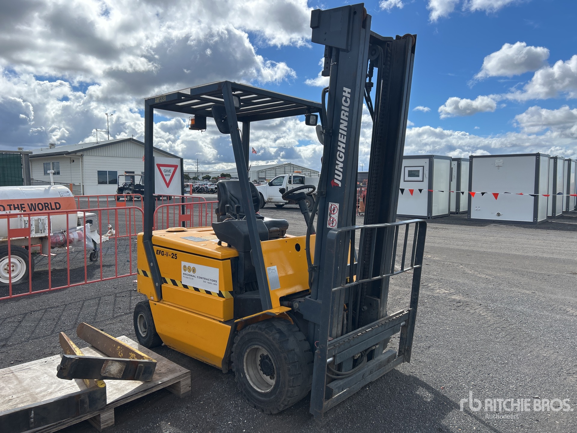 General Appearance with Picture, Right Front Corner