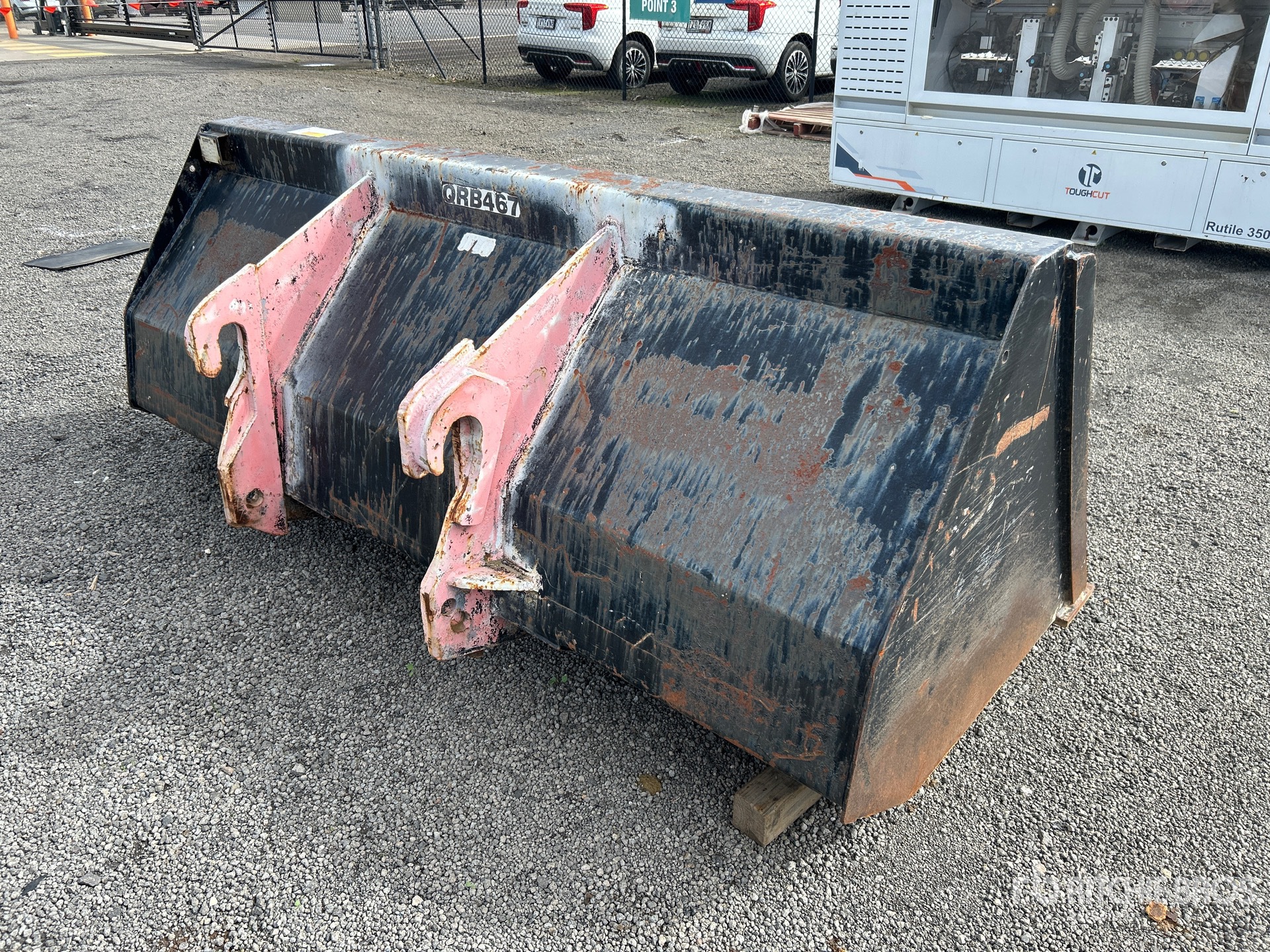 General Appearance with Picture, Right Rear Corner