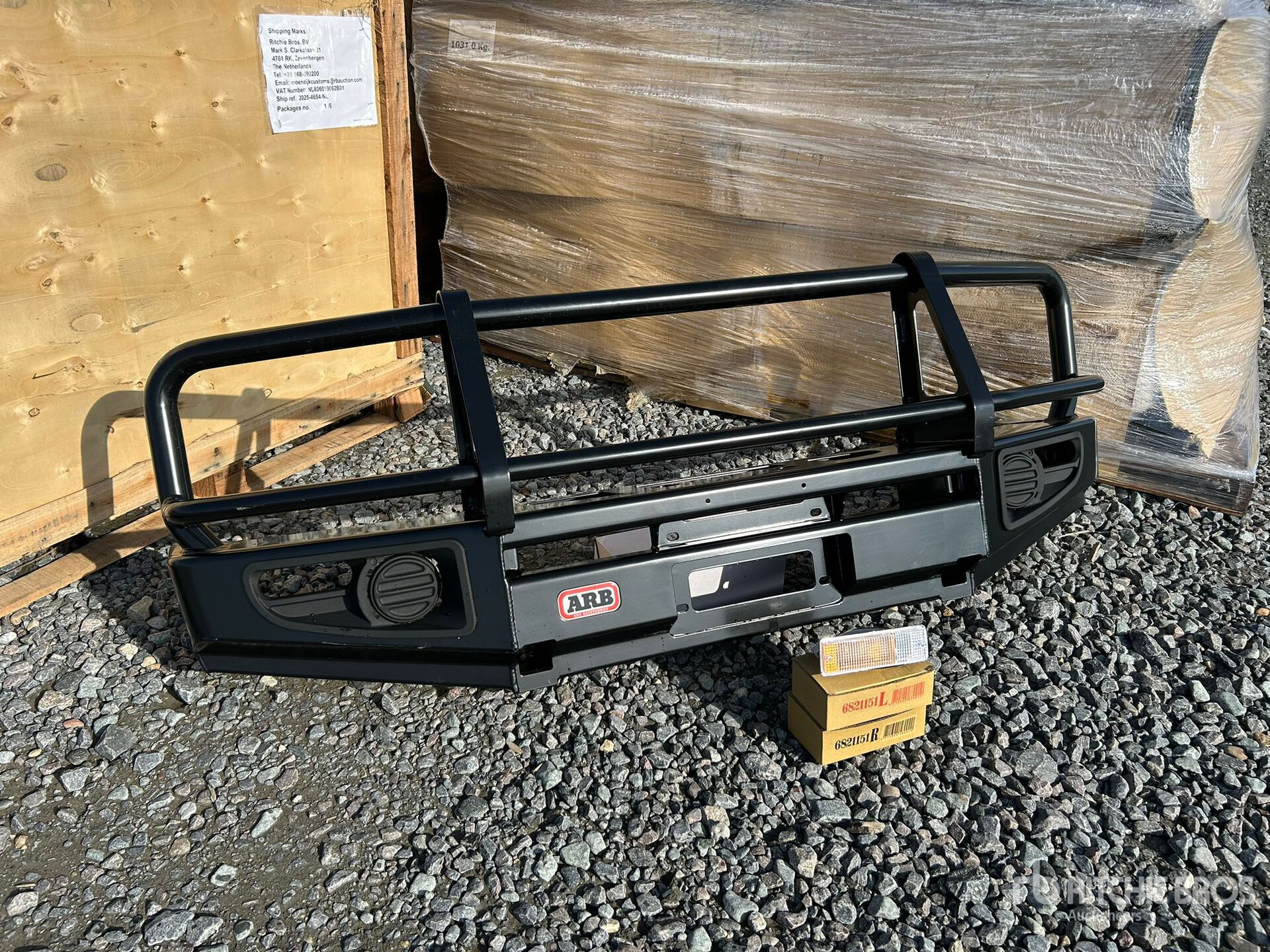 General Appearance with Picture, Right Front Corner