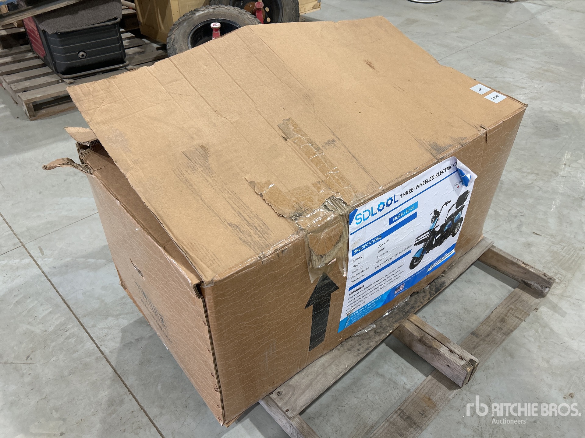 General Appearance with Picture, Right Front Corner