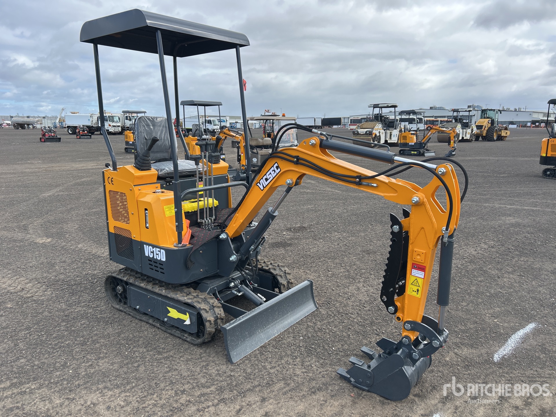 General Appearance with Picture, Right Front Corner