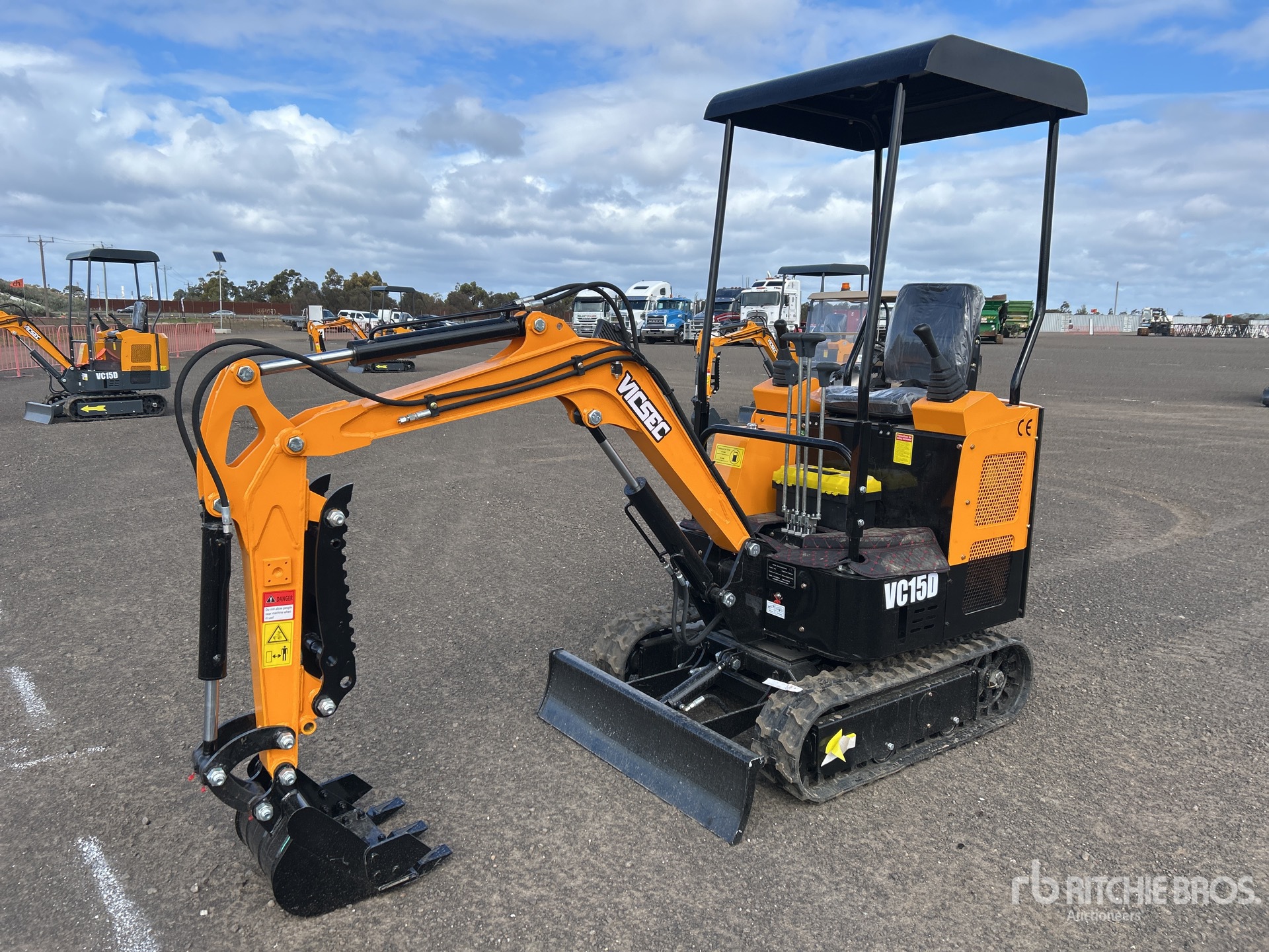 General Appearance with Picture, Left Front Corner