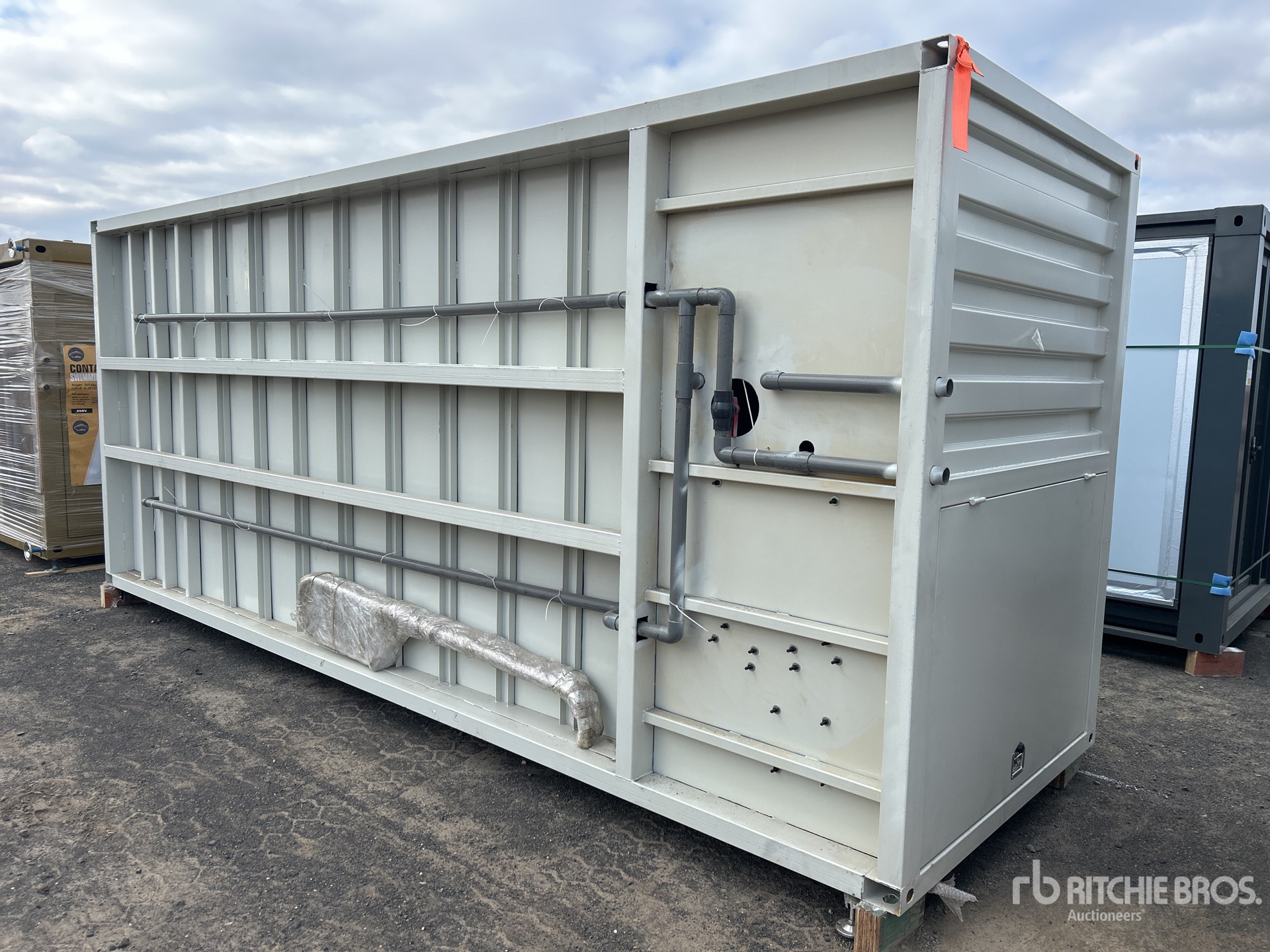 General Appearance with Foto, angolo anteriore sinistro