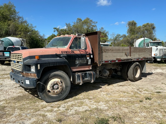 1993 Ford F-700 4x2 S/A Dump Truck