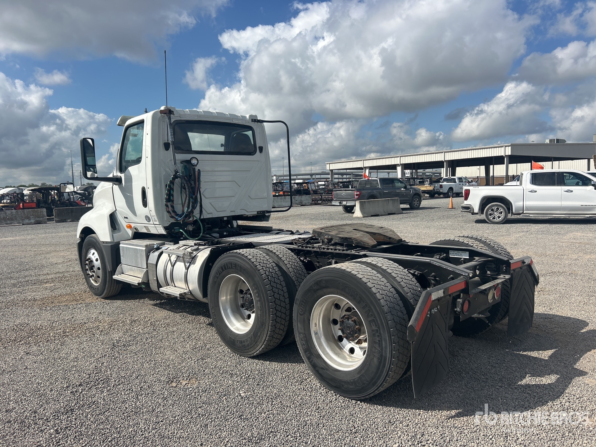 General Appearance with Bild, Ecke hinten links