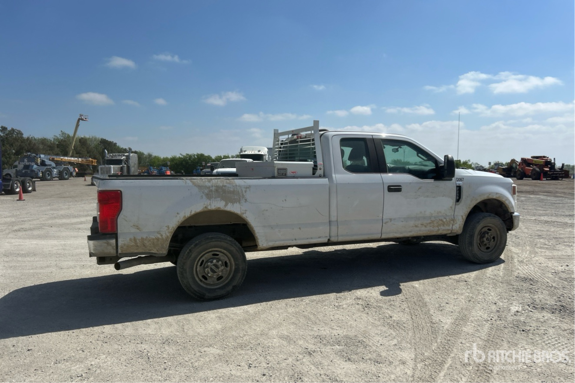 General Appearance with Imagen: esquina trasera derecha