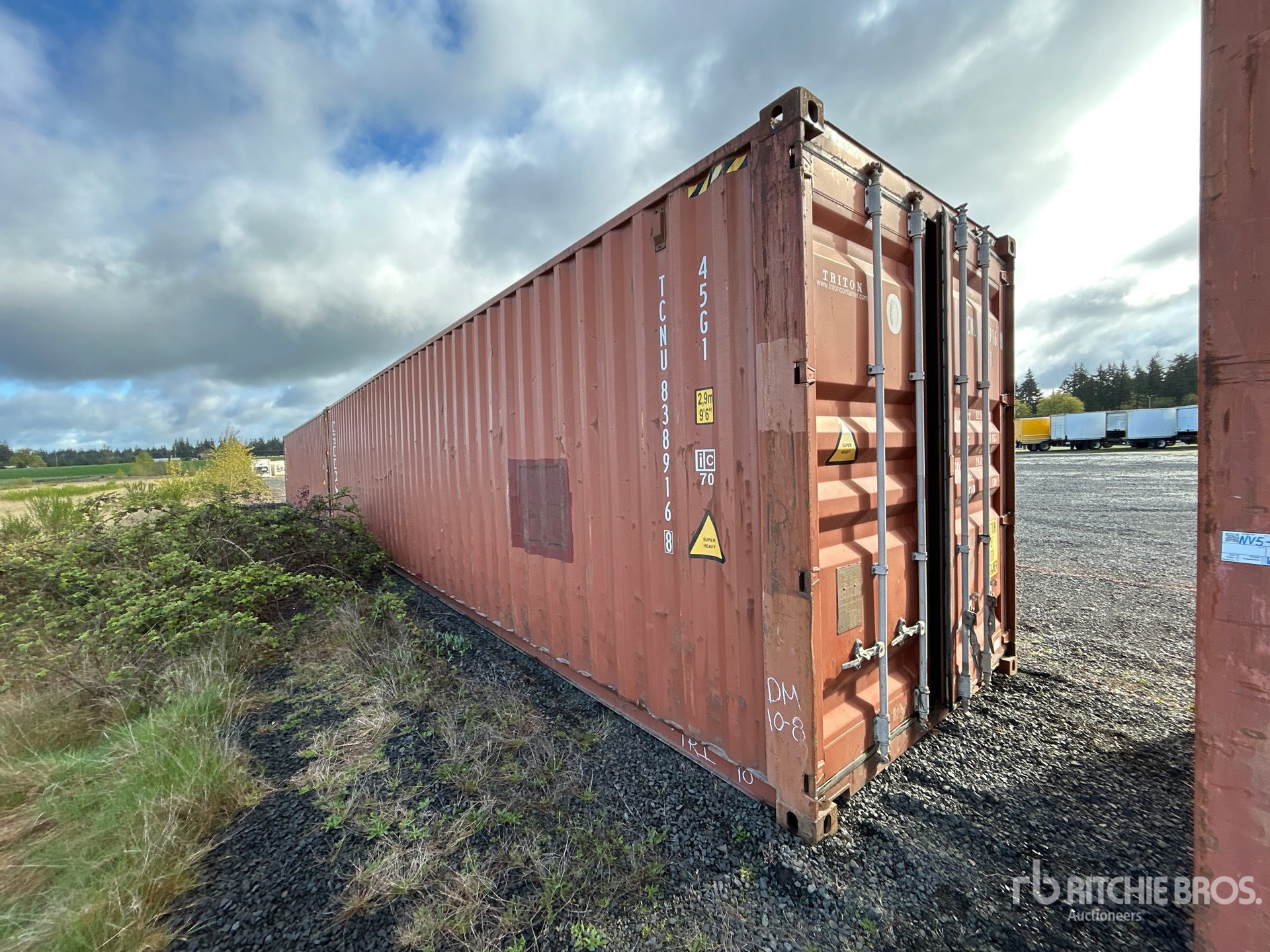 General Appearance with Picture, Right Front Corner