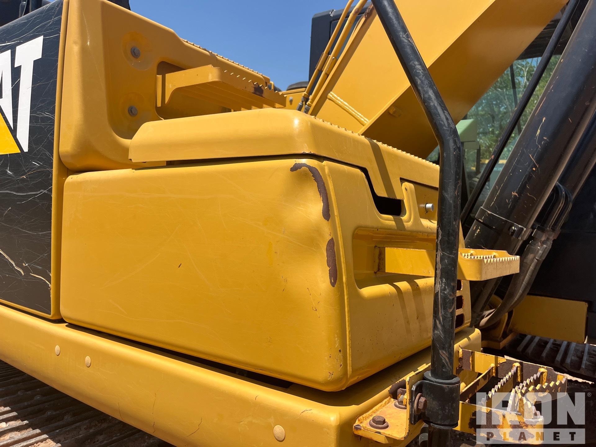 2018 Caterpillar 330F L