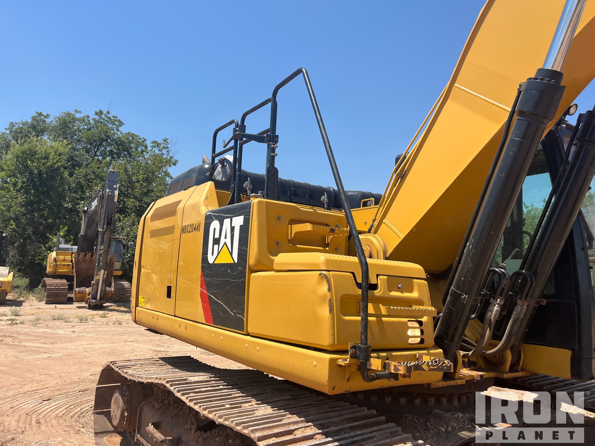 2018 Caterpillar 330F L