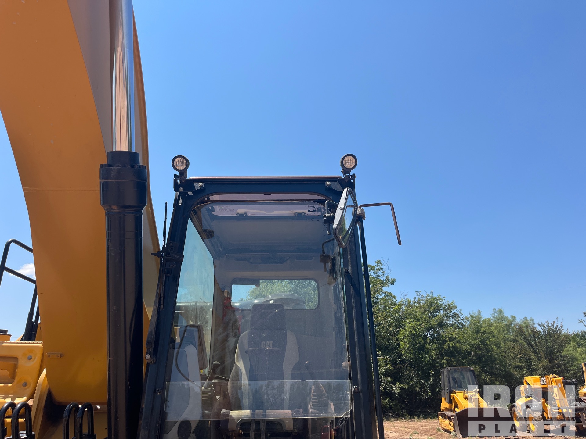 2018 Caterpillar 330F L