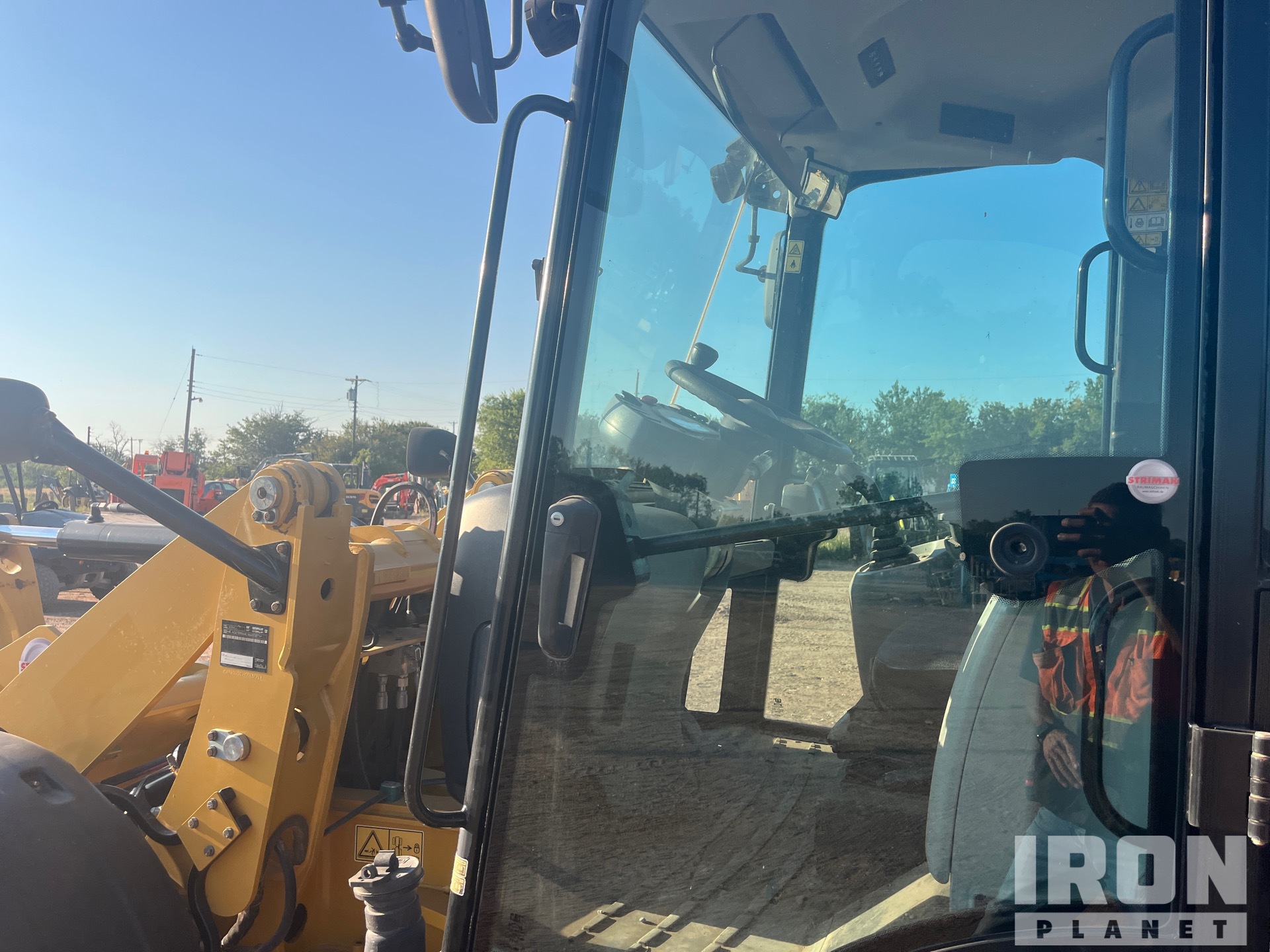 2019 Caterpillar 906M
