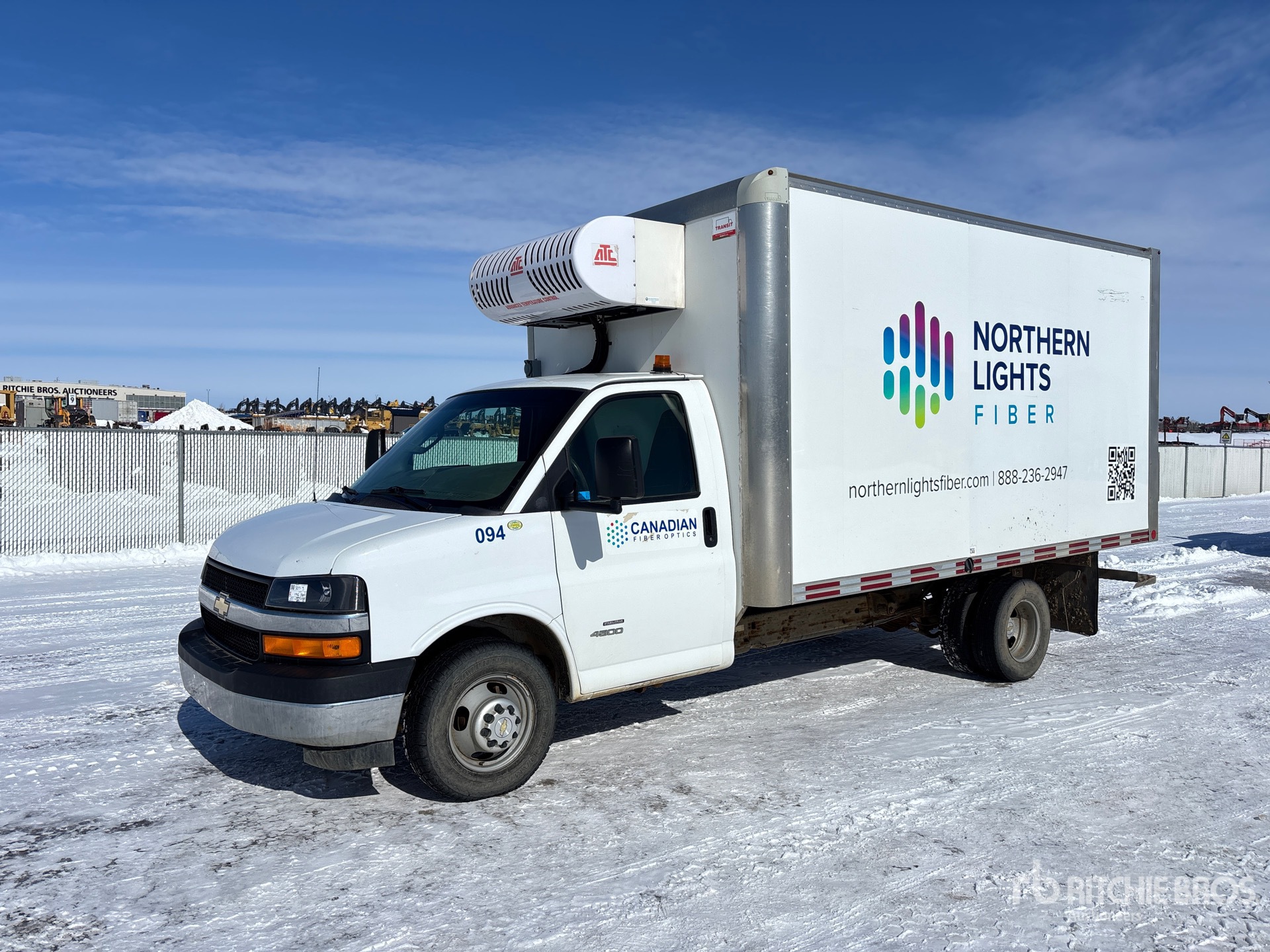 General Appearance with Foto, angolo anteriore sinistro