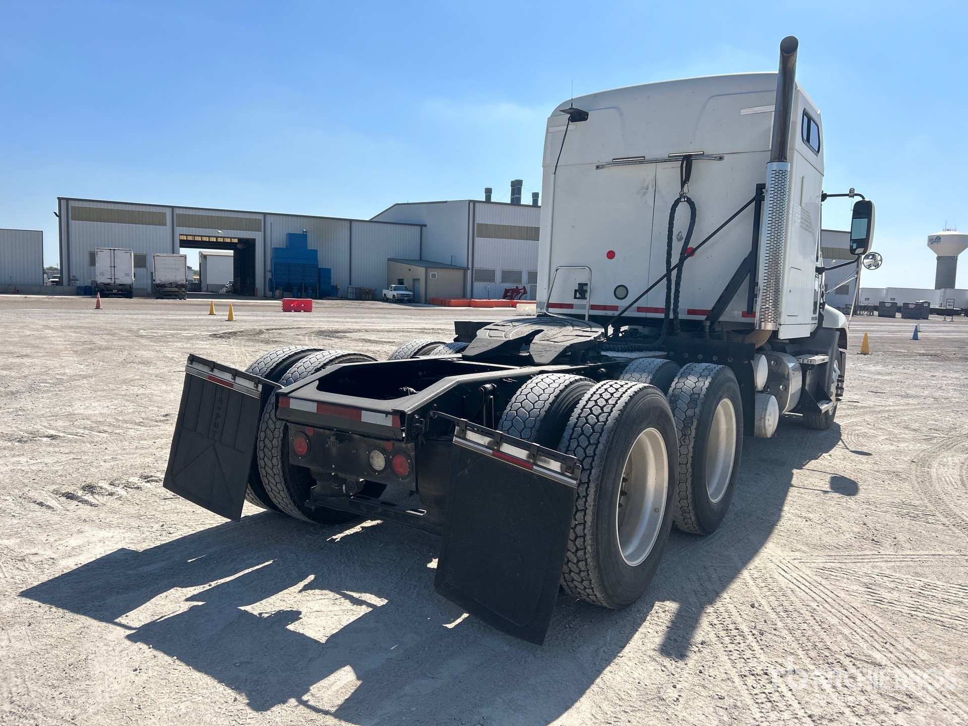 General Appearance with Foto, angolo anteriore sinistro