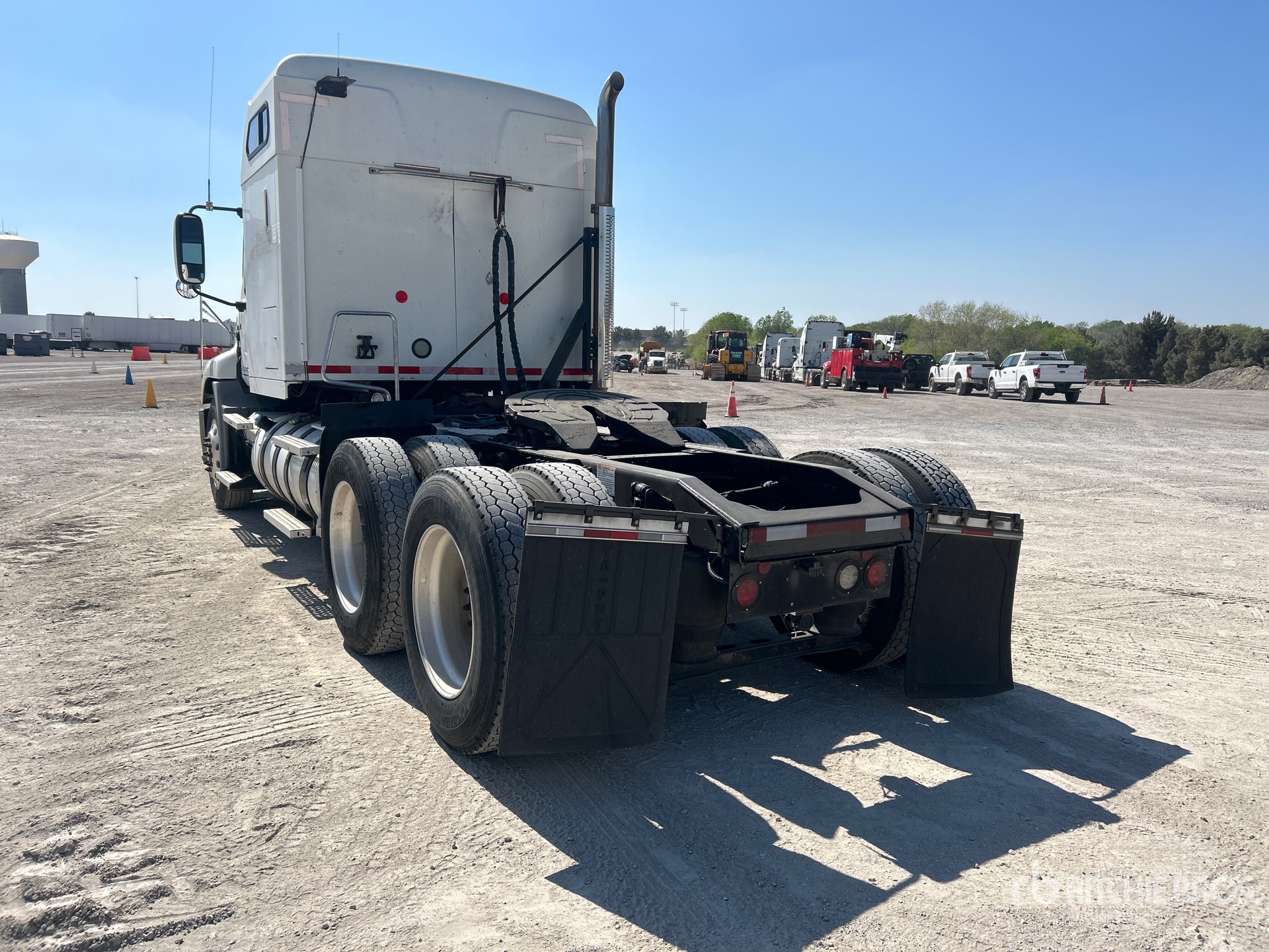 General Appearance with Foto, angolo posteriore sinistro