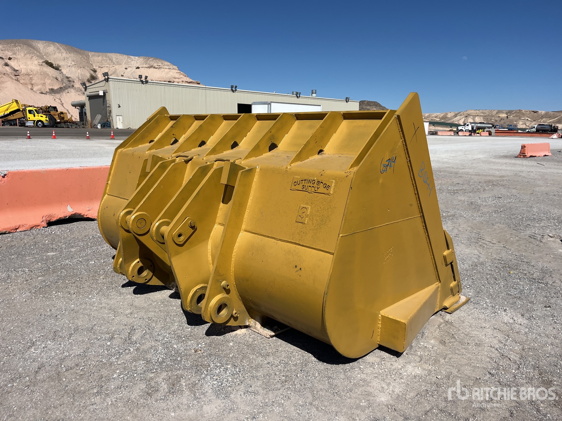 General Appearance with Imagen: esquina trasera derecha