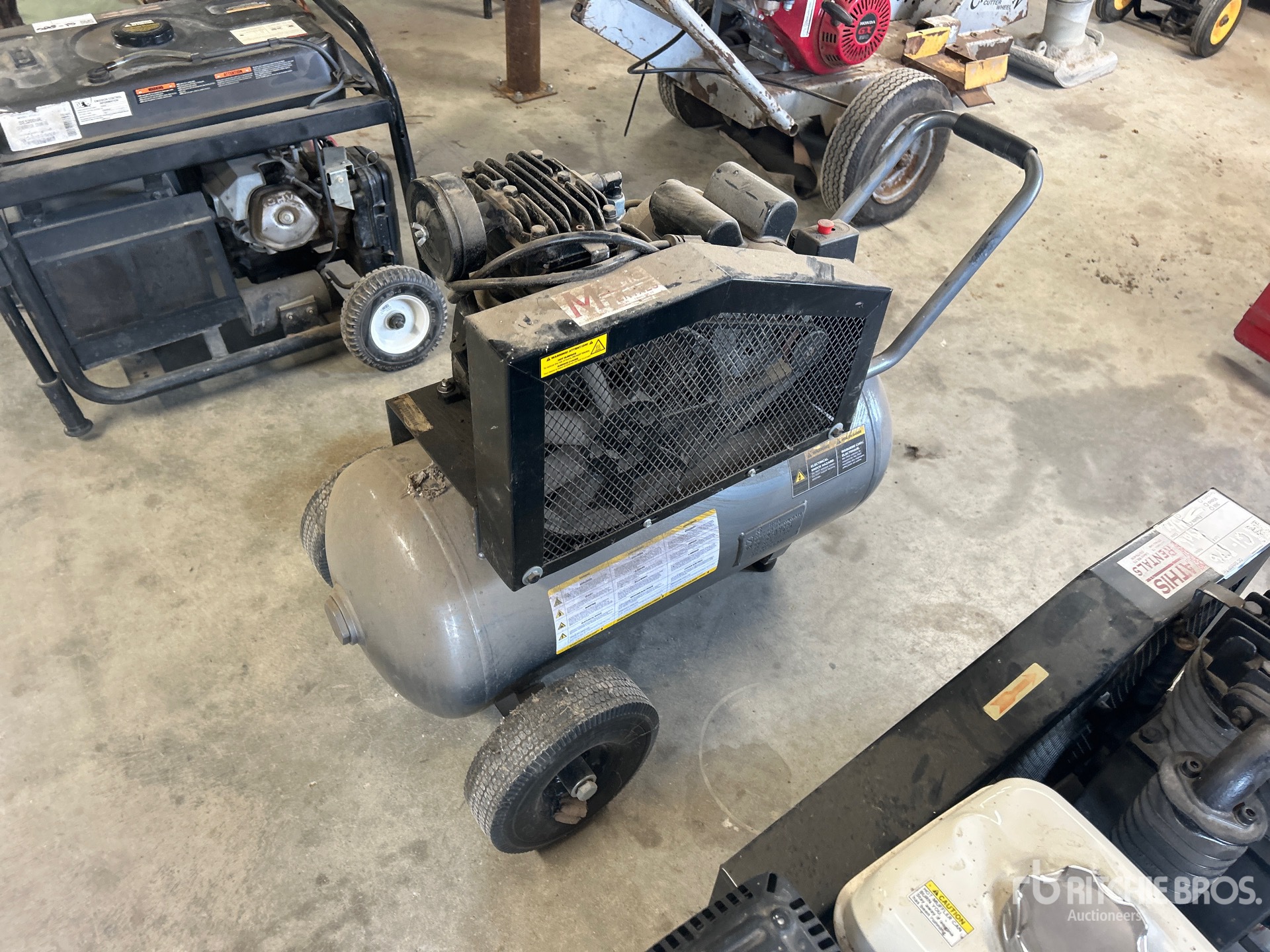 General Appearance with Bild, Ecke hinten rechts