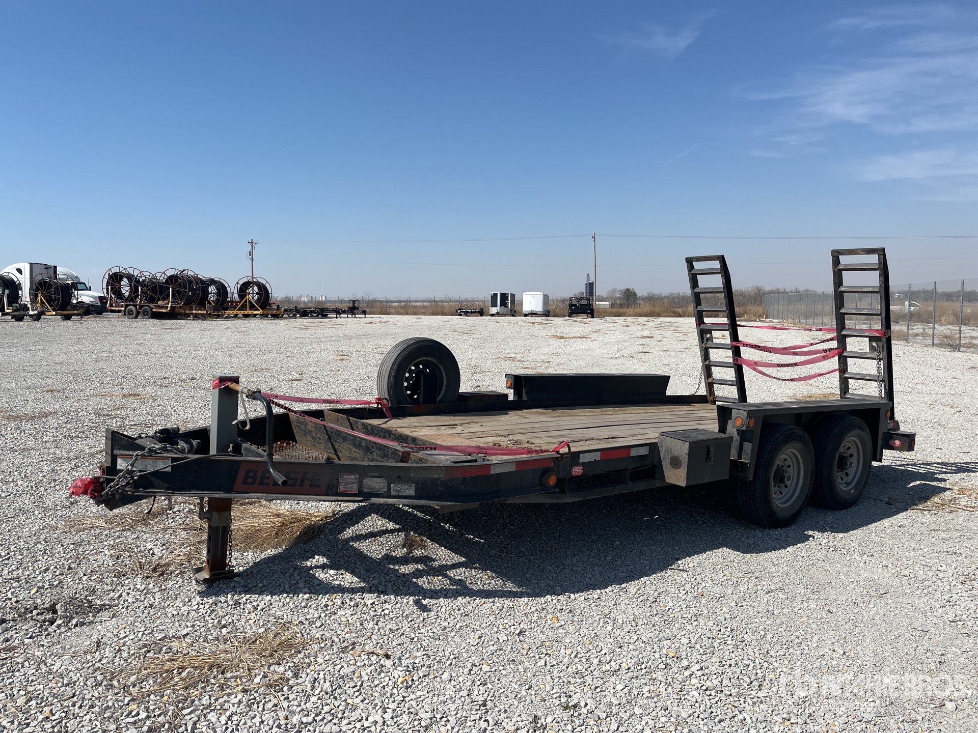 General Appearance with Featured Photo