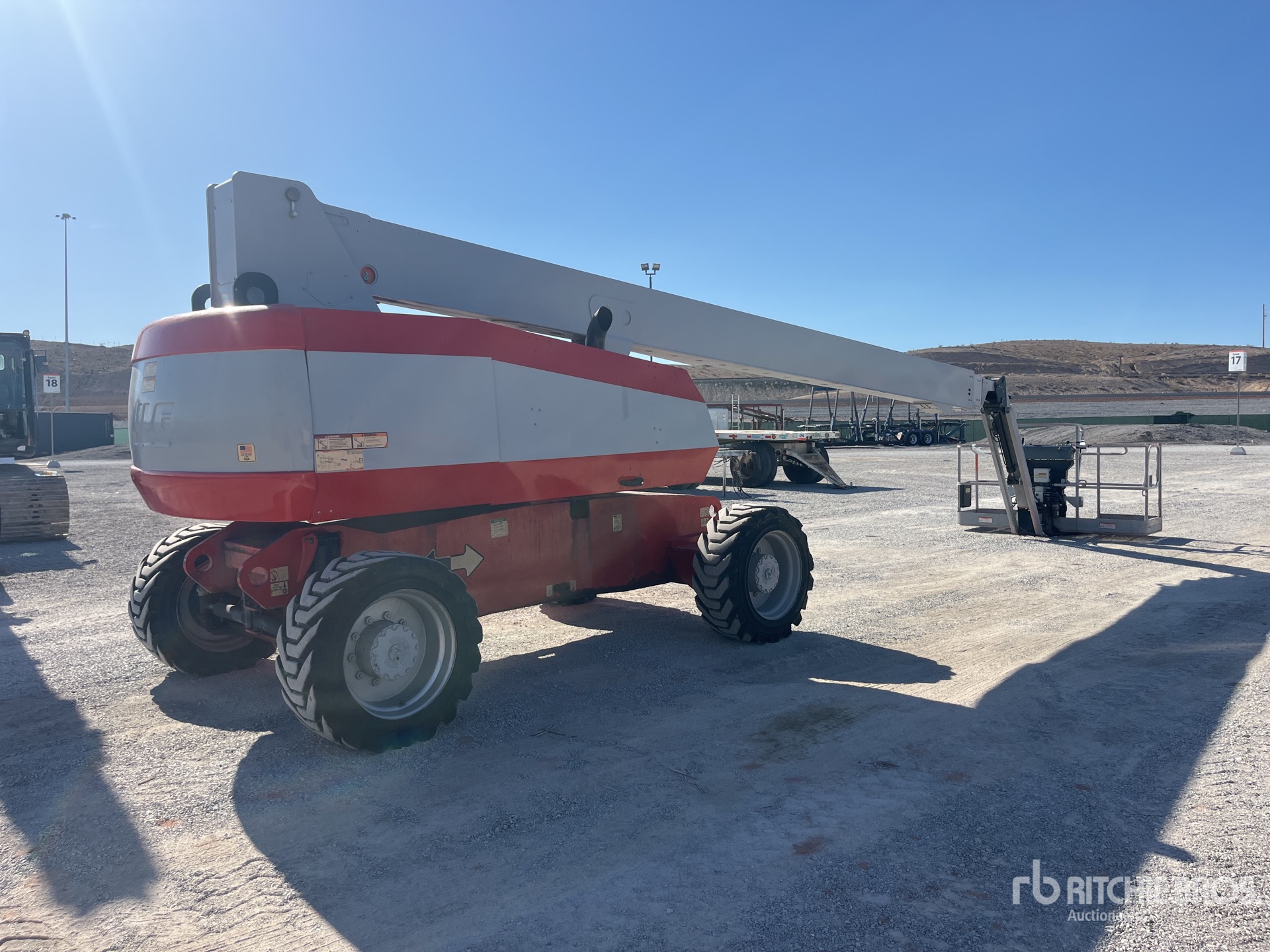 General Appearance with Foto, angolo anteriore sinistro