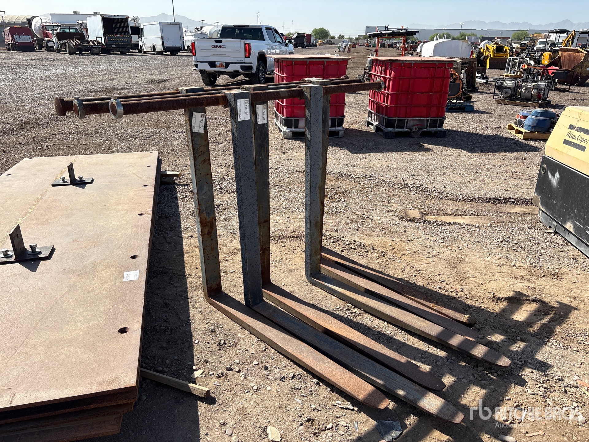 General Appearance with Bild, Ecke vorne rechts