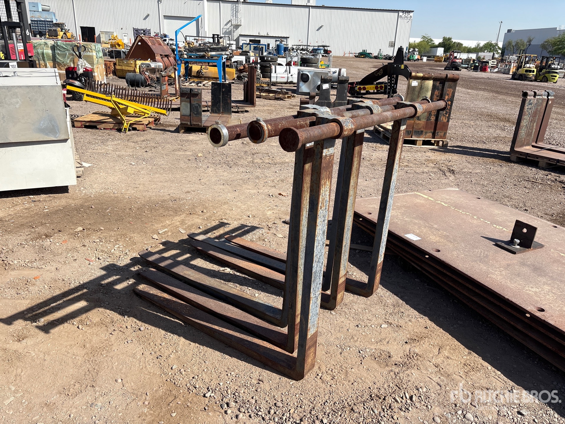 General Appearance with Bild, Ecke hinten links