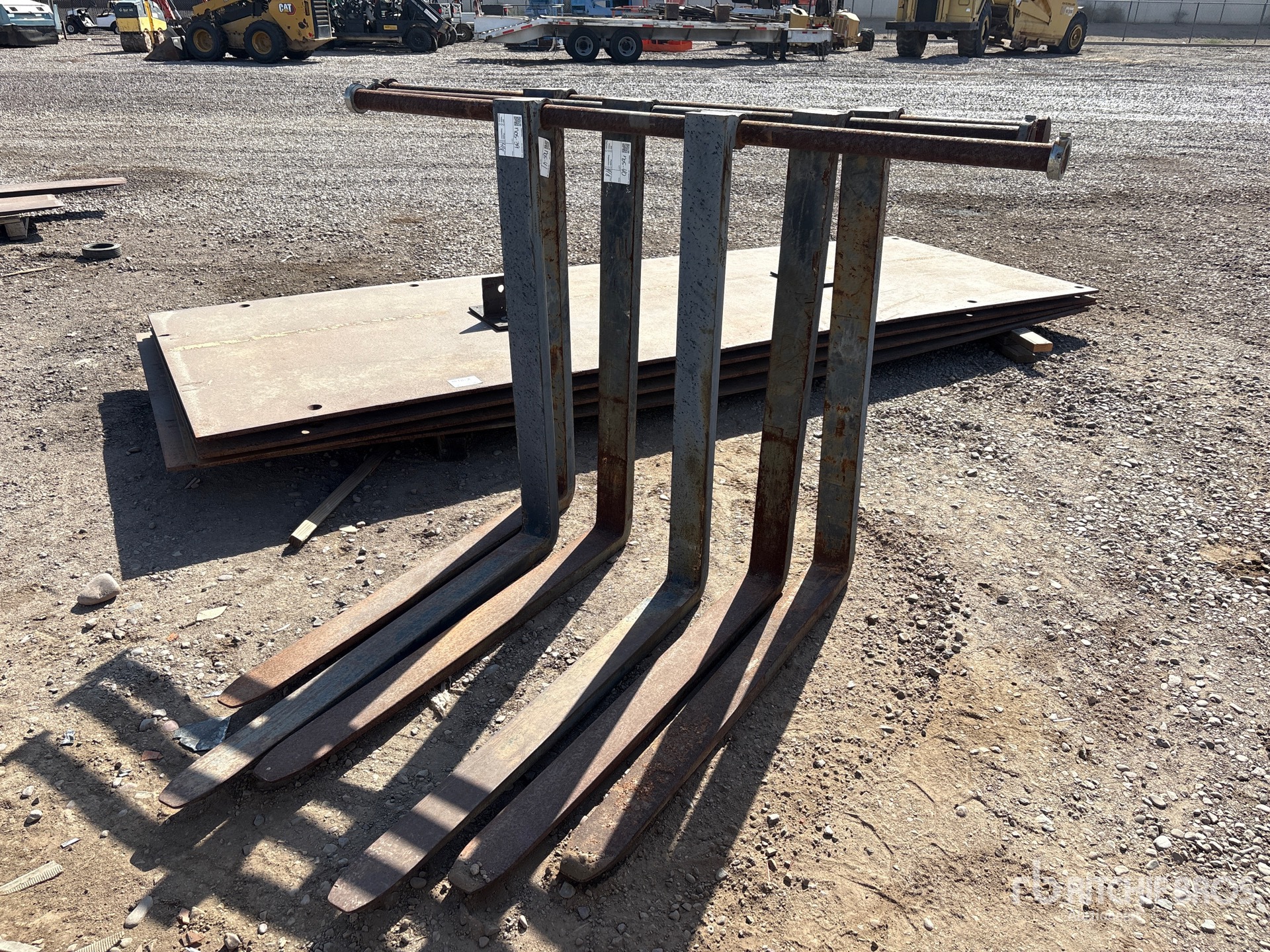 General Appearance with Bild, Ecke vorne links