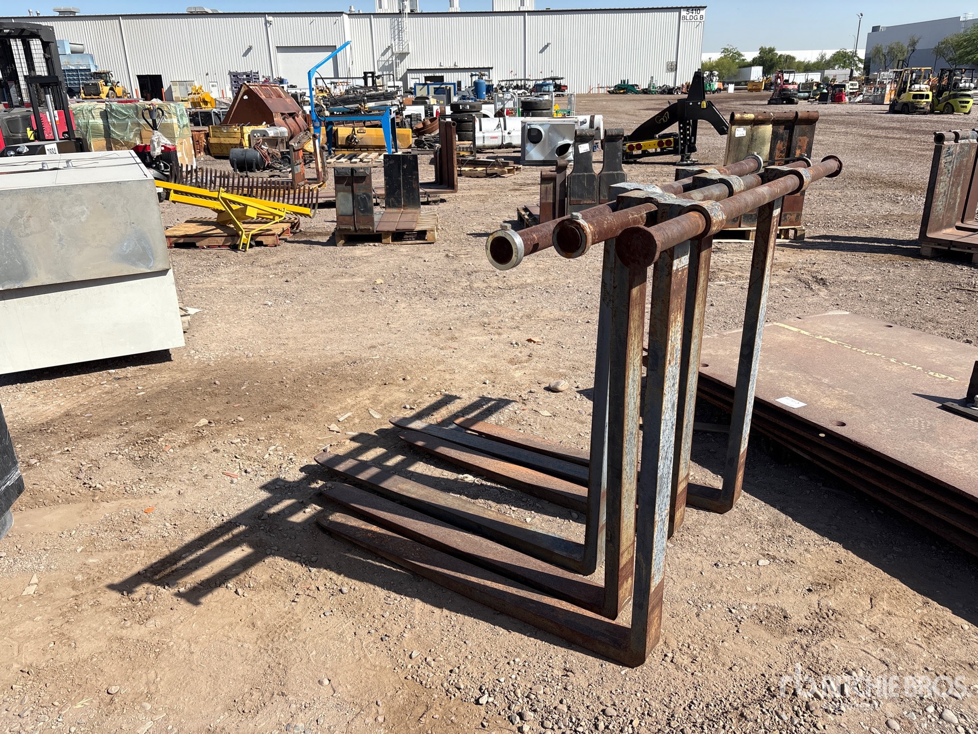 General Appearance with Bild, Ecke hinten links