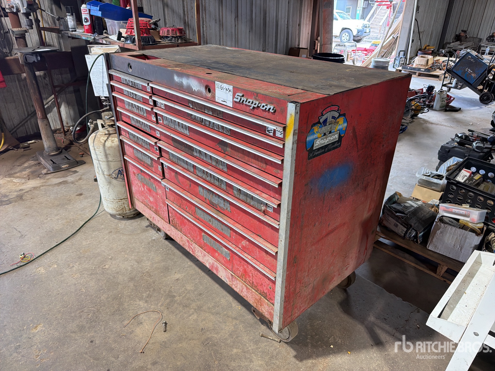 General Appearance with Image, coin avant gauche