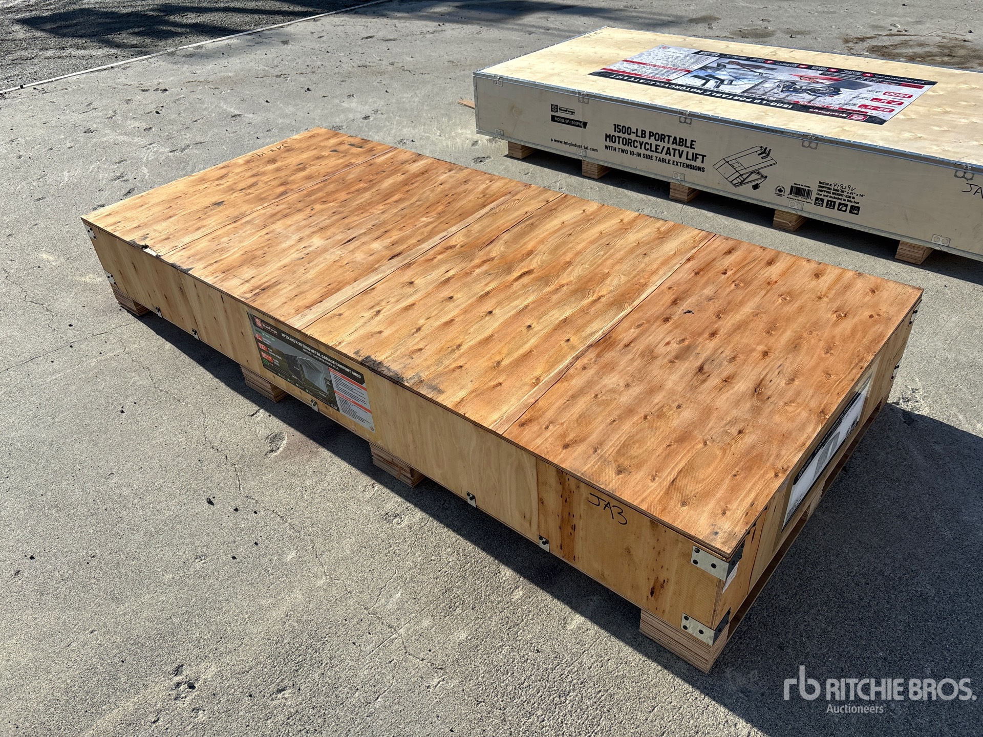 General Appearance with Picture, Right Rear Corner