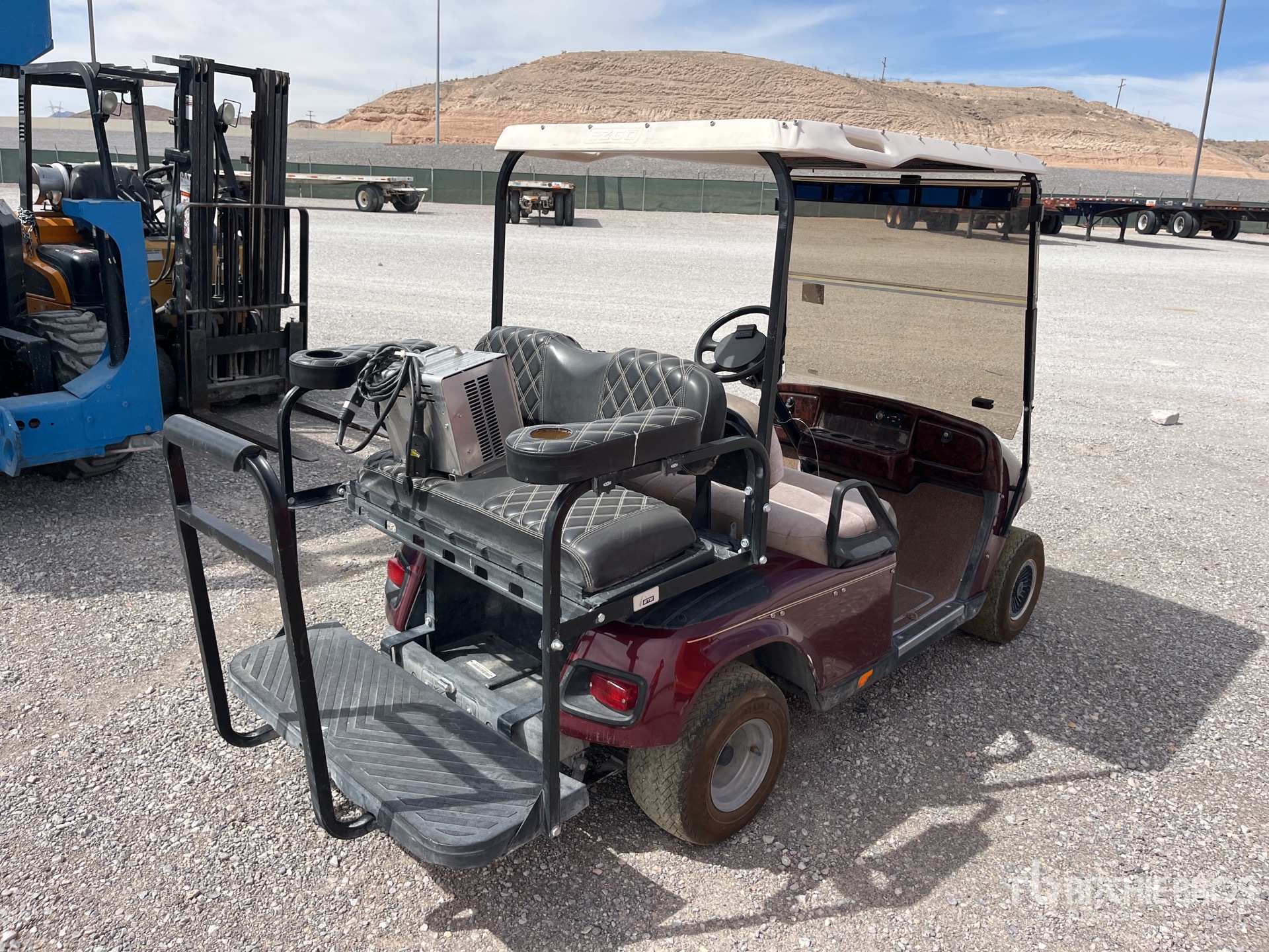 General Appearance with Picture, Right Rear Corner