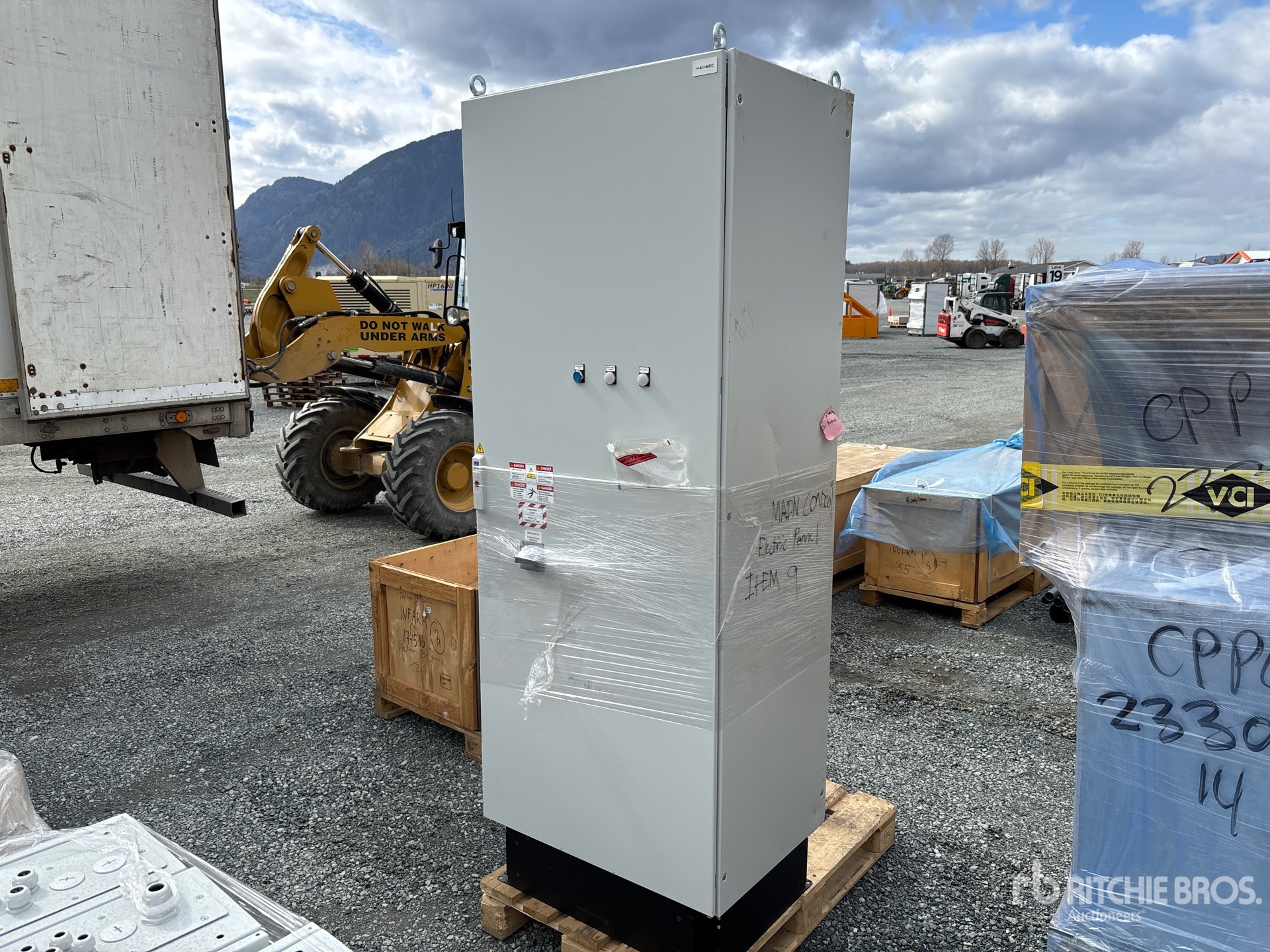 General Appearance with Picture, Left Front Corner