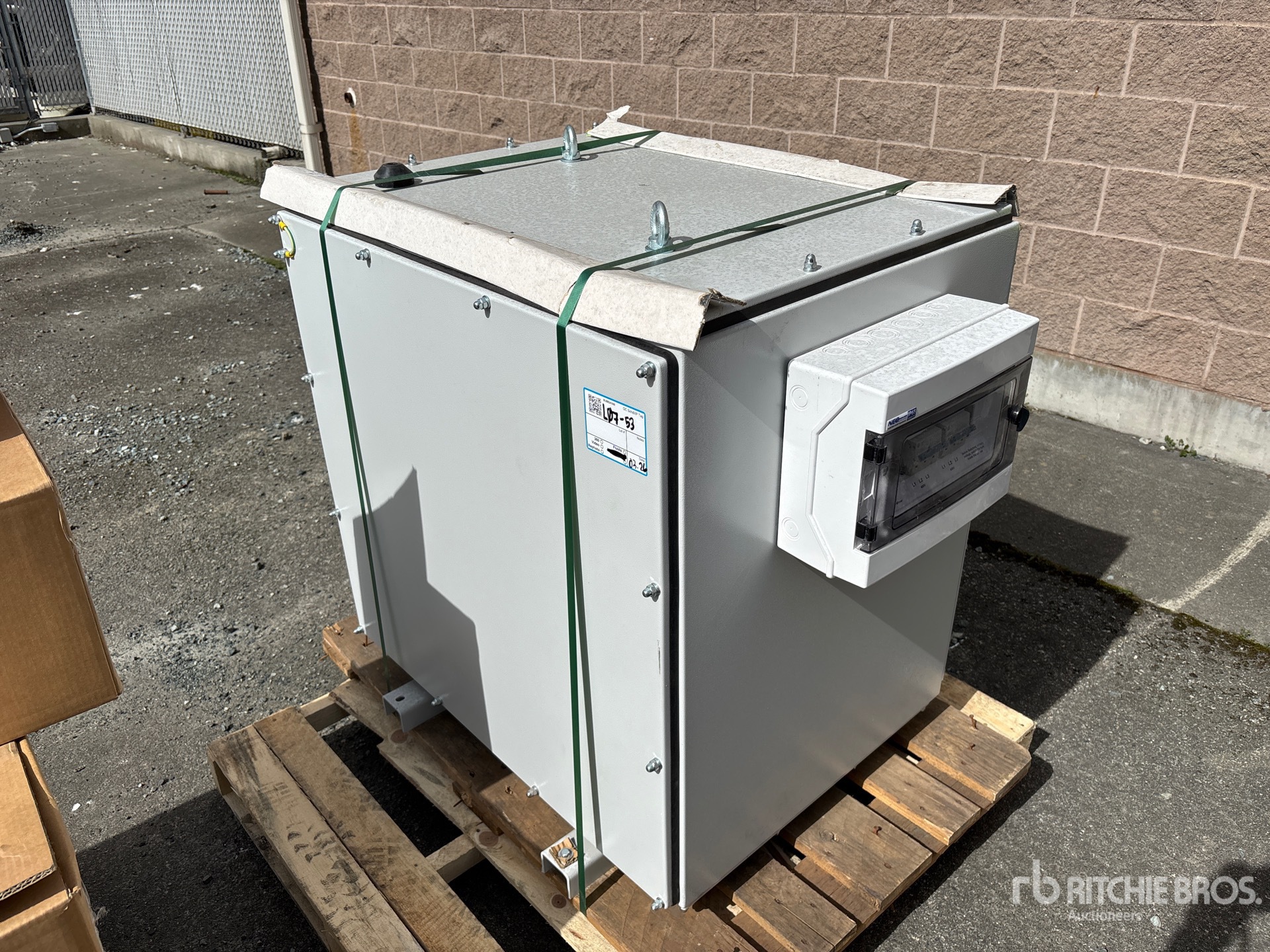 General Appearance with Bild, Ecke vorne links