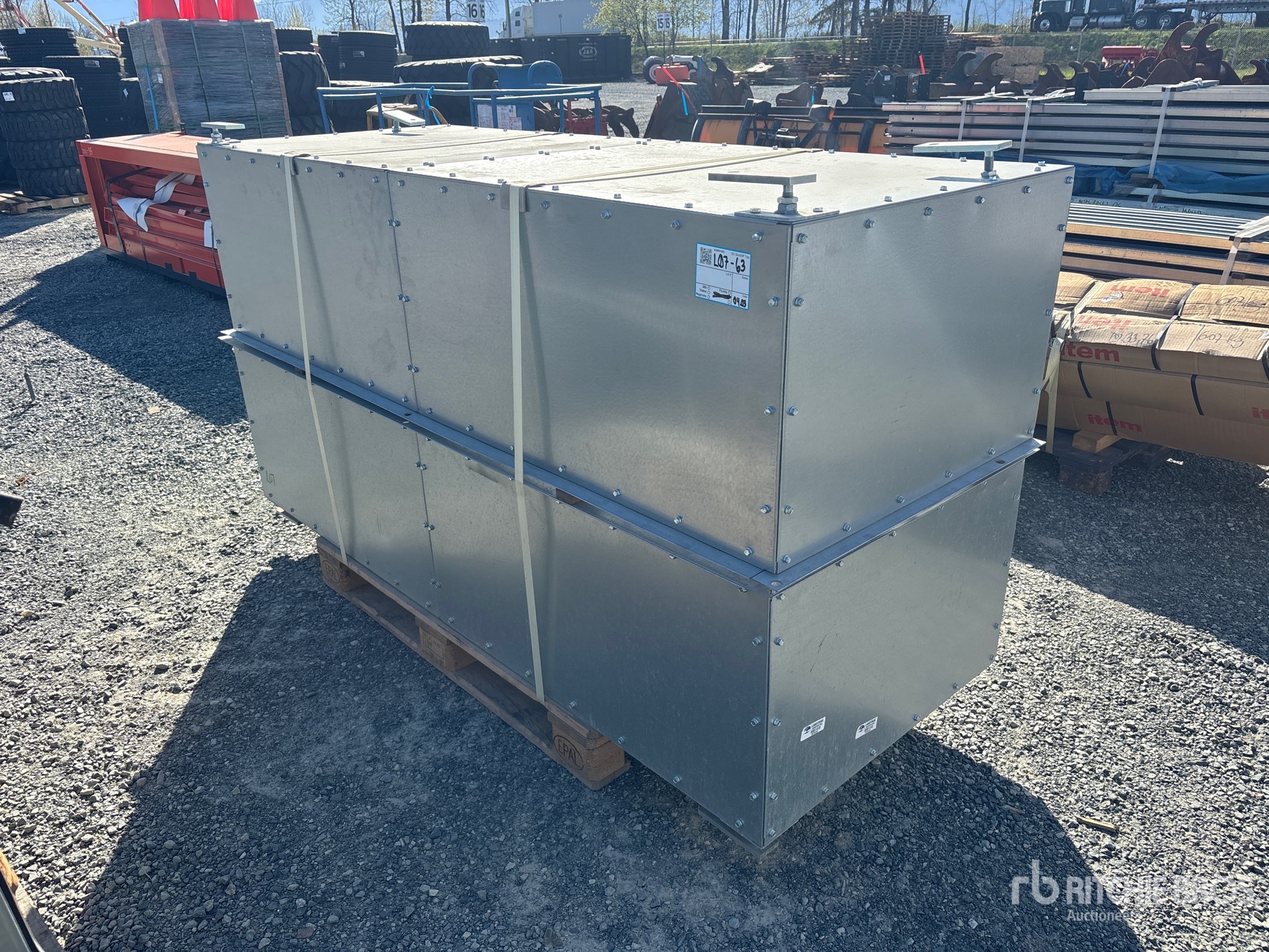 General Appearance with Picture, Right Rear Corner