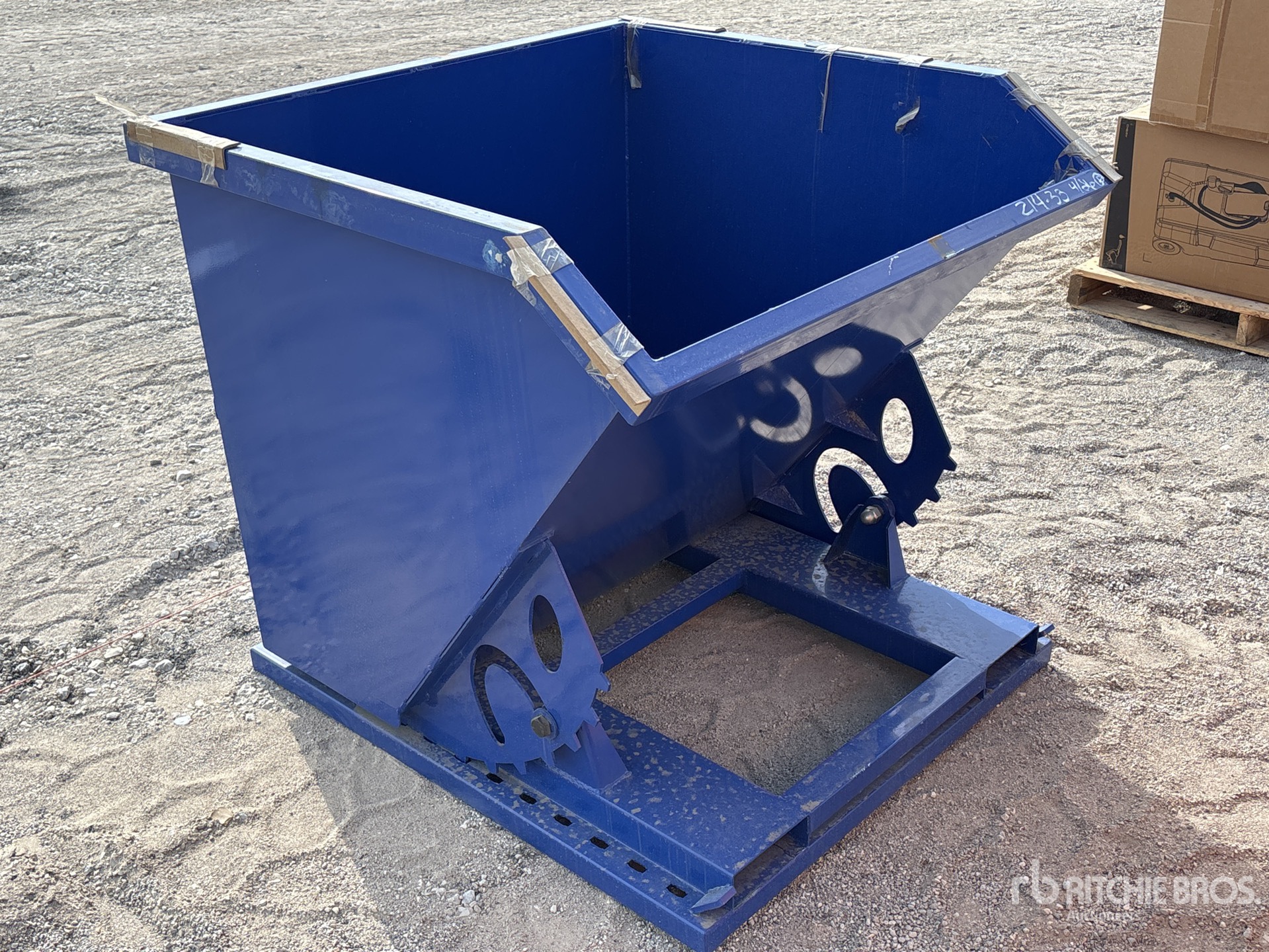 General Appearance with Bild, Ecke vorne rechts