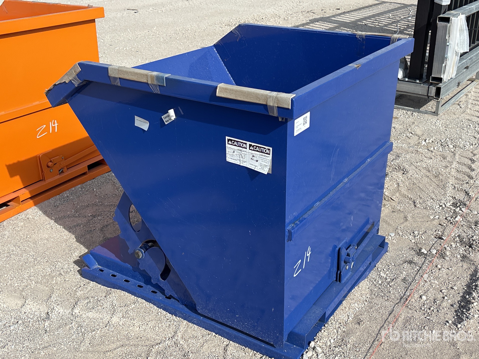 General Appearance with Bild, Ecke hinten links