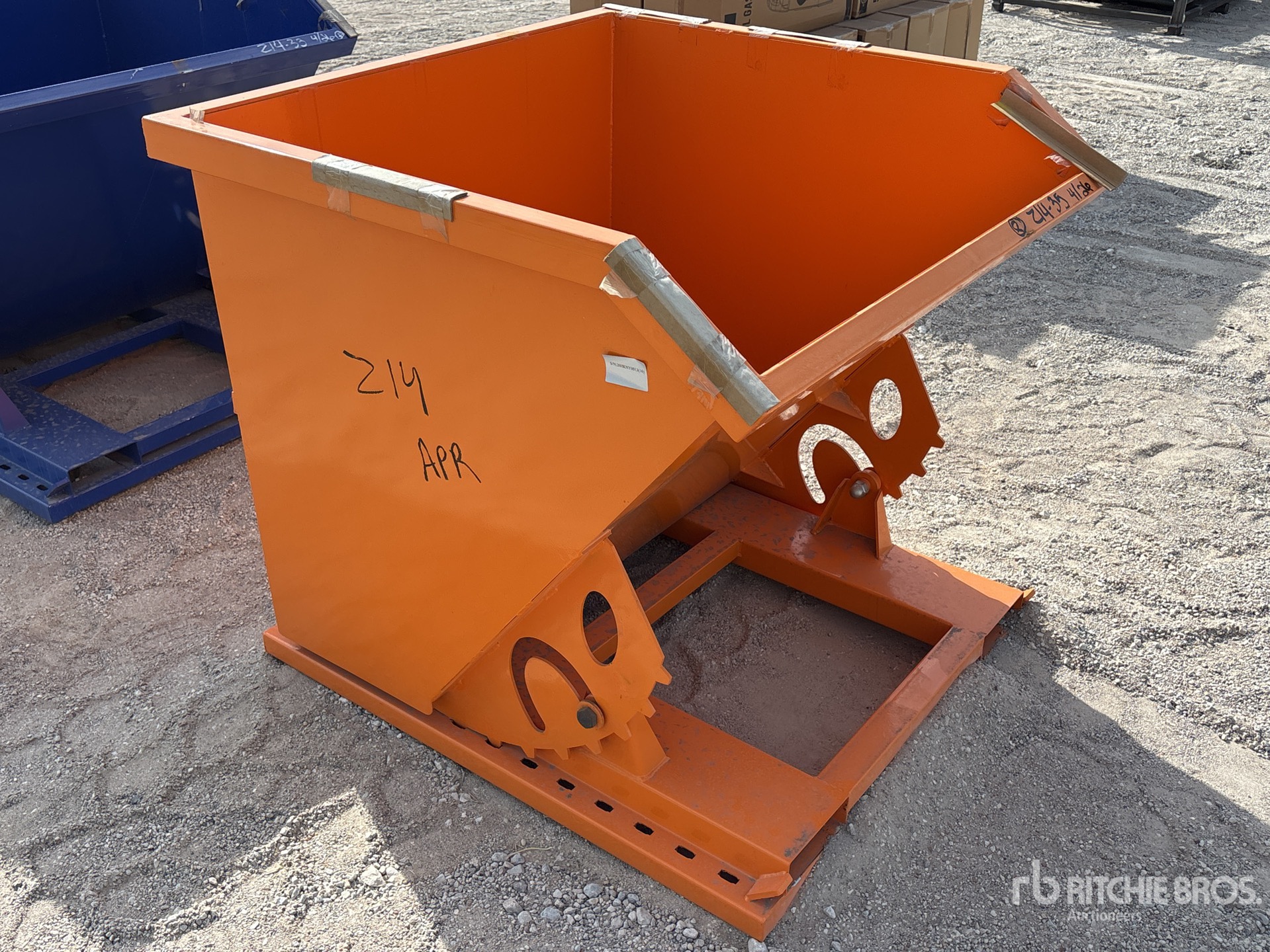 General Appearance with Bild, Ecke vorne rechts