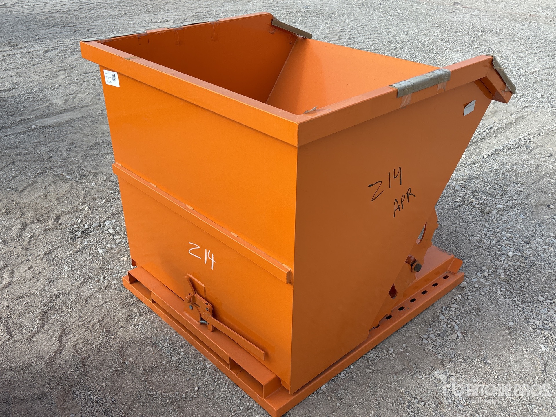 General Appearance with Bild, Ecke hinten rechts